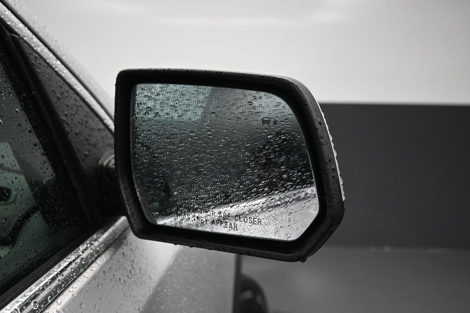 Used 2018 Quicksilver Metallic GMC SLT image 8
