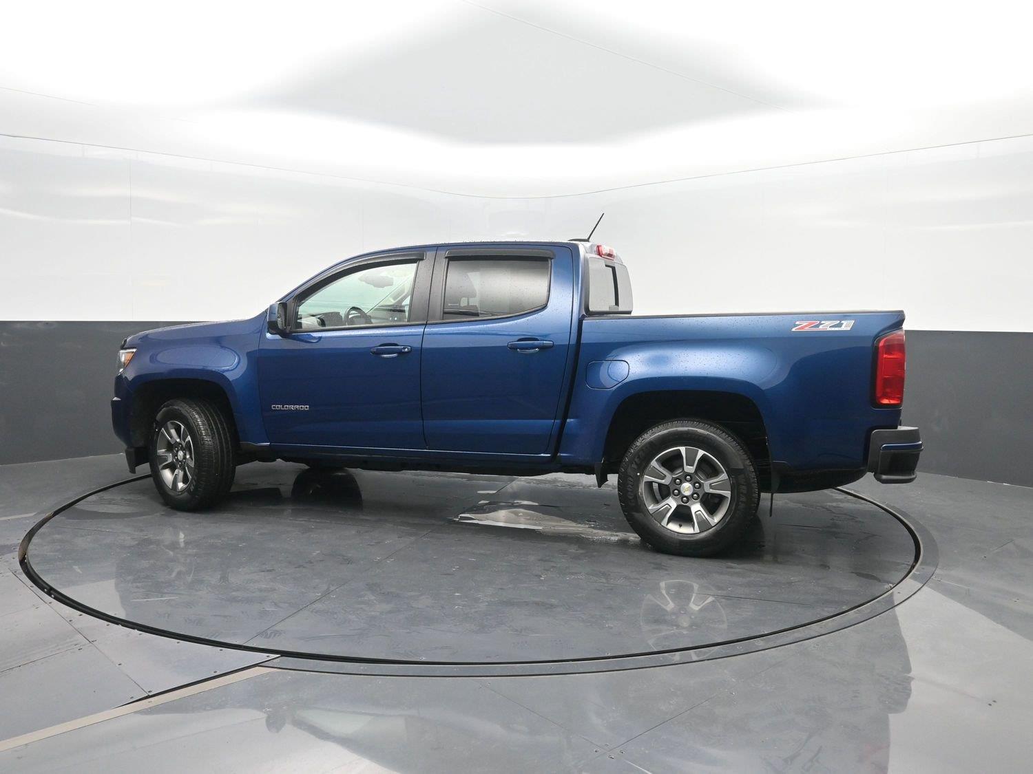 Used 2019 Pacific Blue Metallic Chevrolet 4WD Z71 image 39