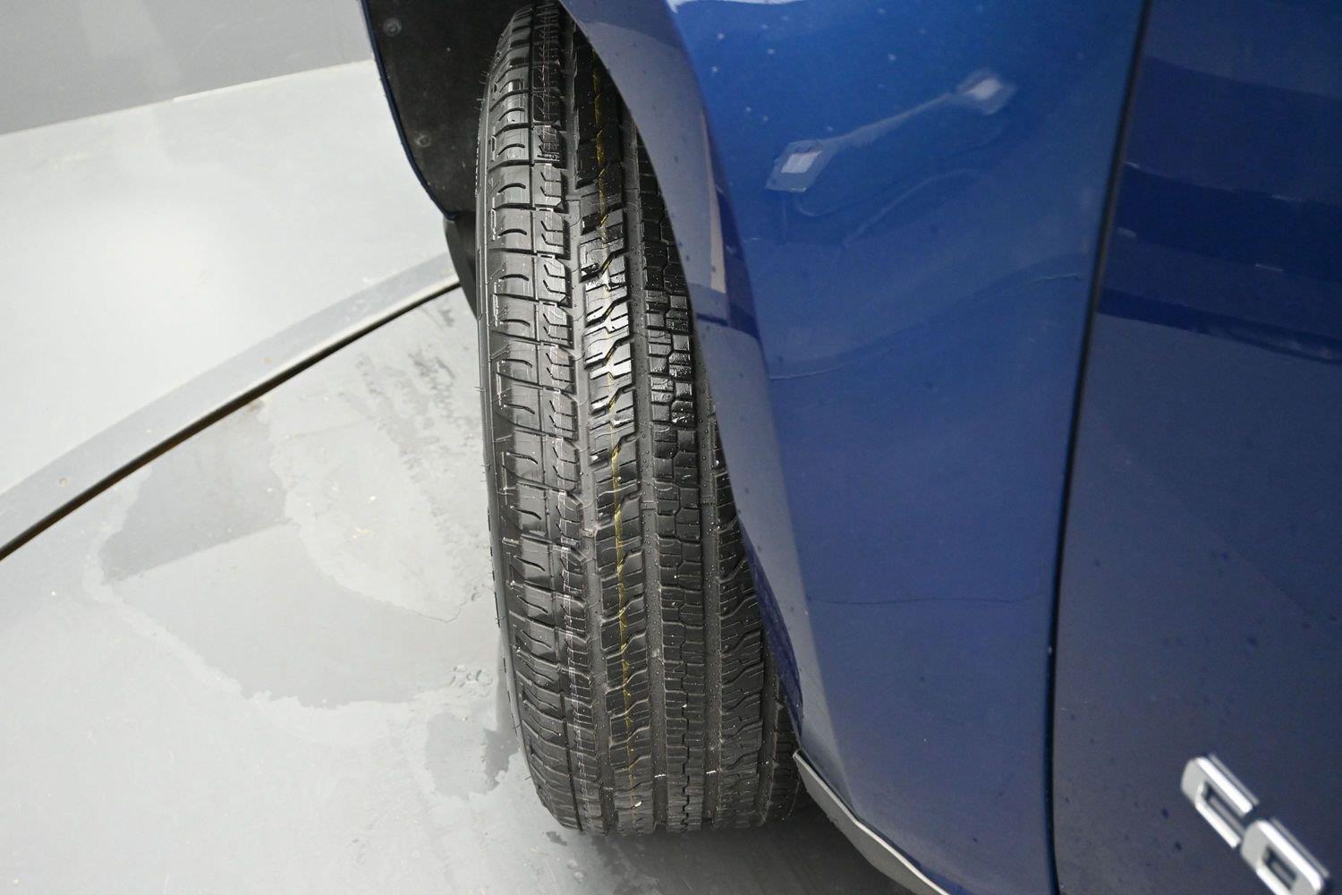 Used 2019 Pacific Blue Metallic Chevrolet 4WD Z71 image 5