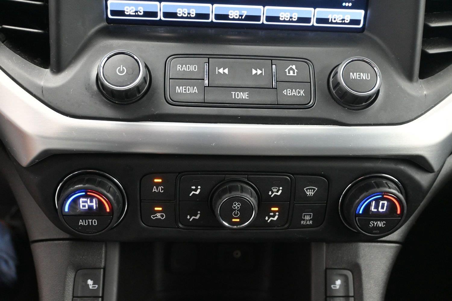 Used 2018 Quicksilver Metallic GMC SLT image 32