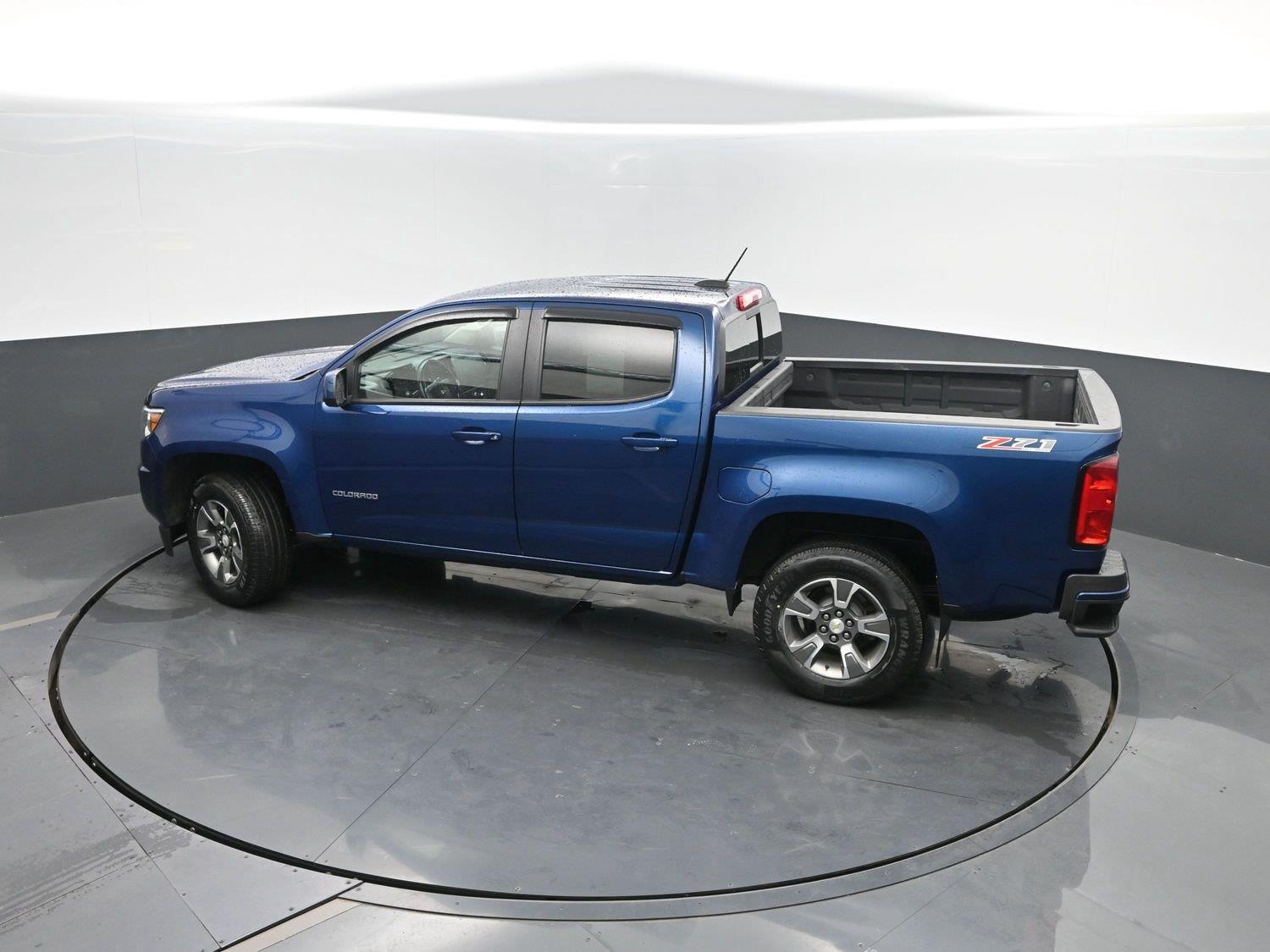 Used 2019 Pacific Blue Metallic Chevrolet 4WD Z71 image 36
