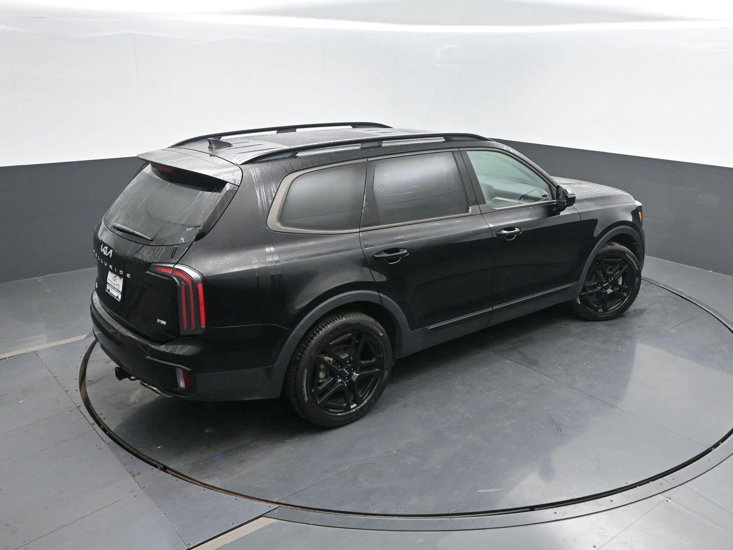 Used 2024 Ebony Black KIA SX X-Line image 43