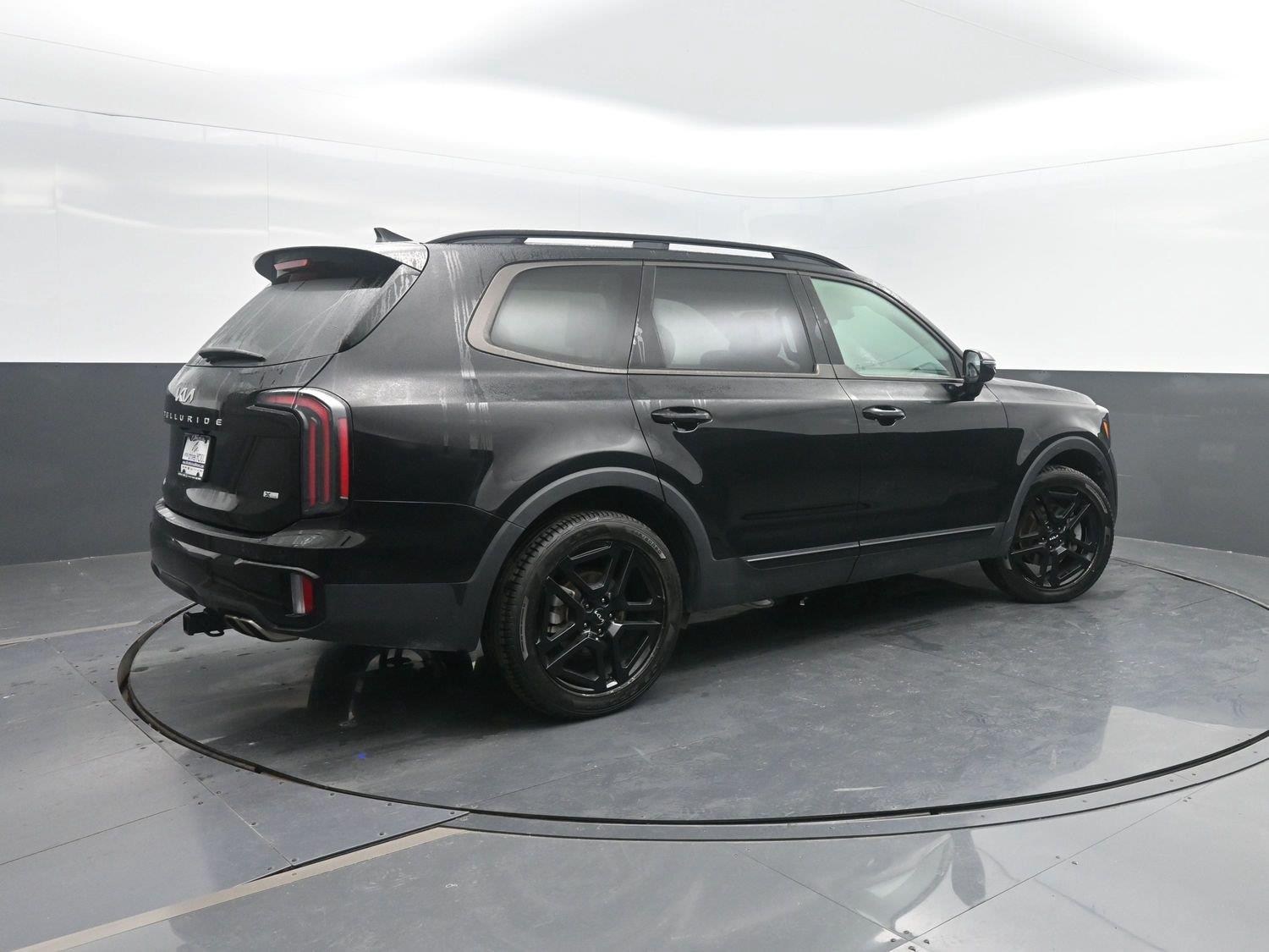 Used 2024 Ebony Black KIA SX X-Line image 2