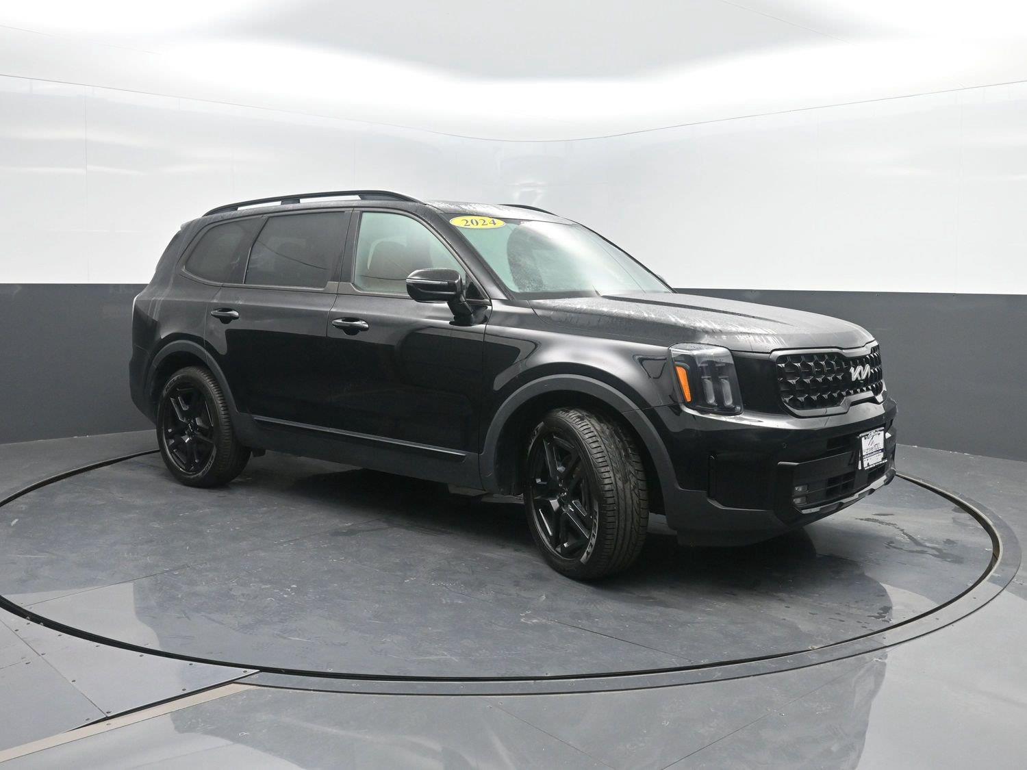 Used 2024 Ebony Black KIA SX X-Line image 4