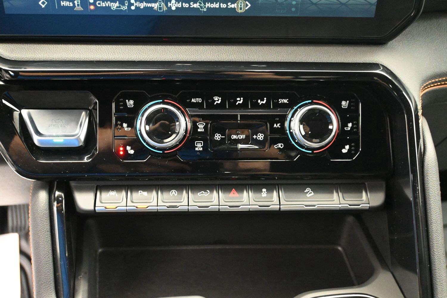 Used 2026 Summit White GMC AT4 image 34