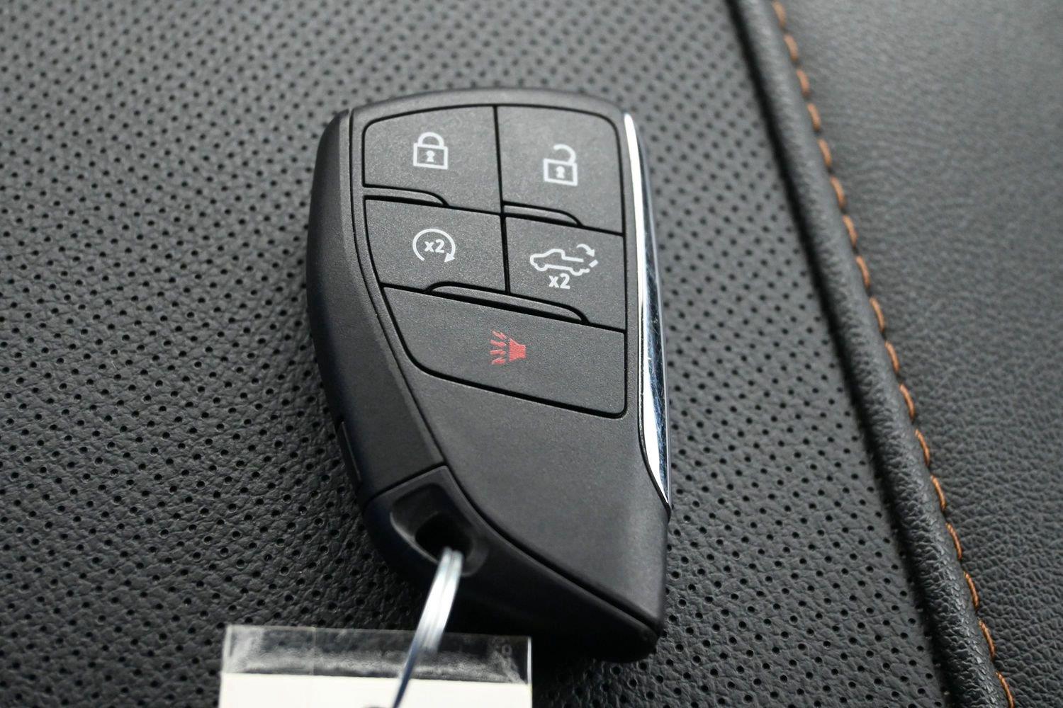 Used 2026 Summit White GMC AT4 image 37