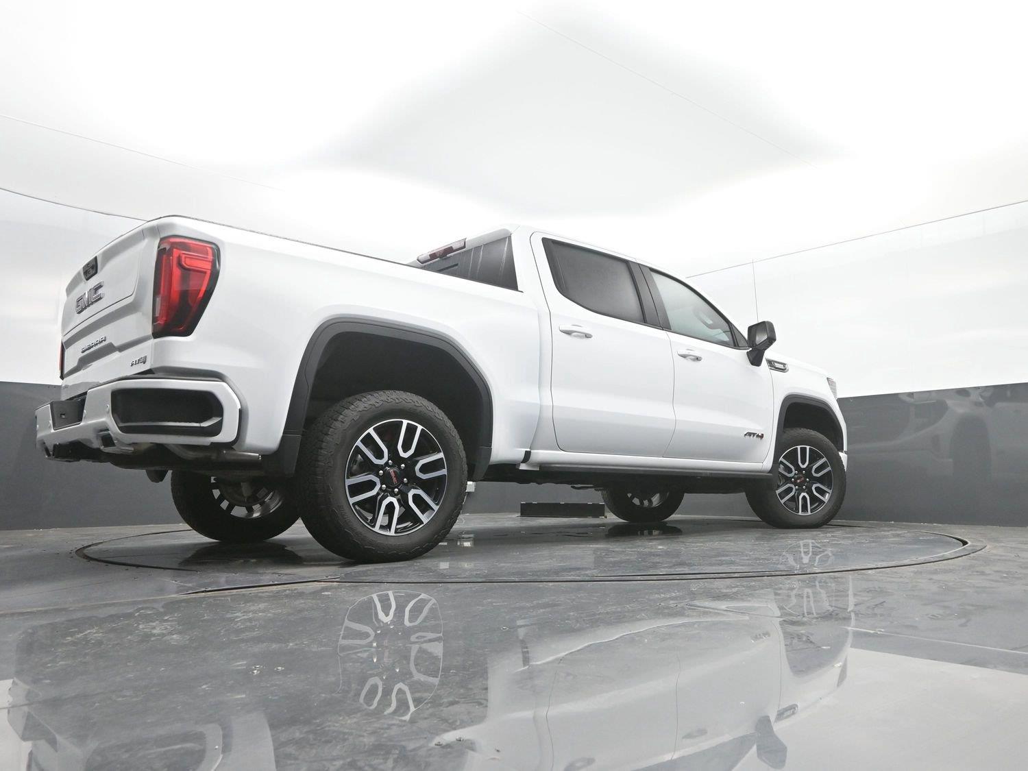 Used 2026 Summit White GMC AT4 image 39