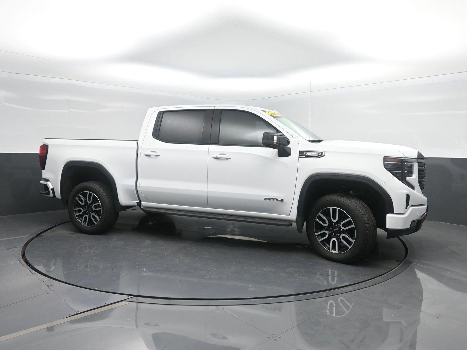 Used 2026 Summit White GMC AT4 image 3