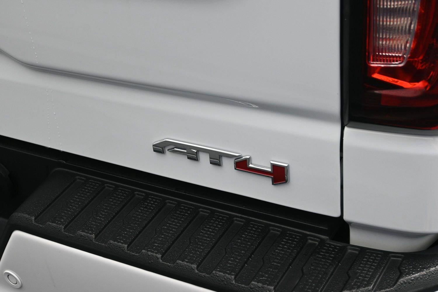 Used 2026 Summit White GMC AT4 image 17