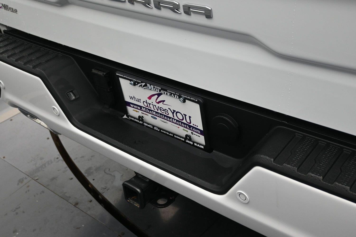 Used 2026 Summit White GMC AT4 image 18