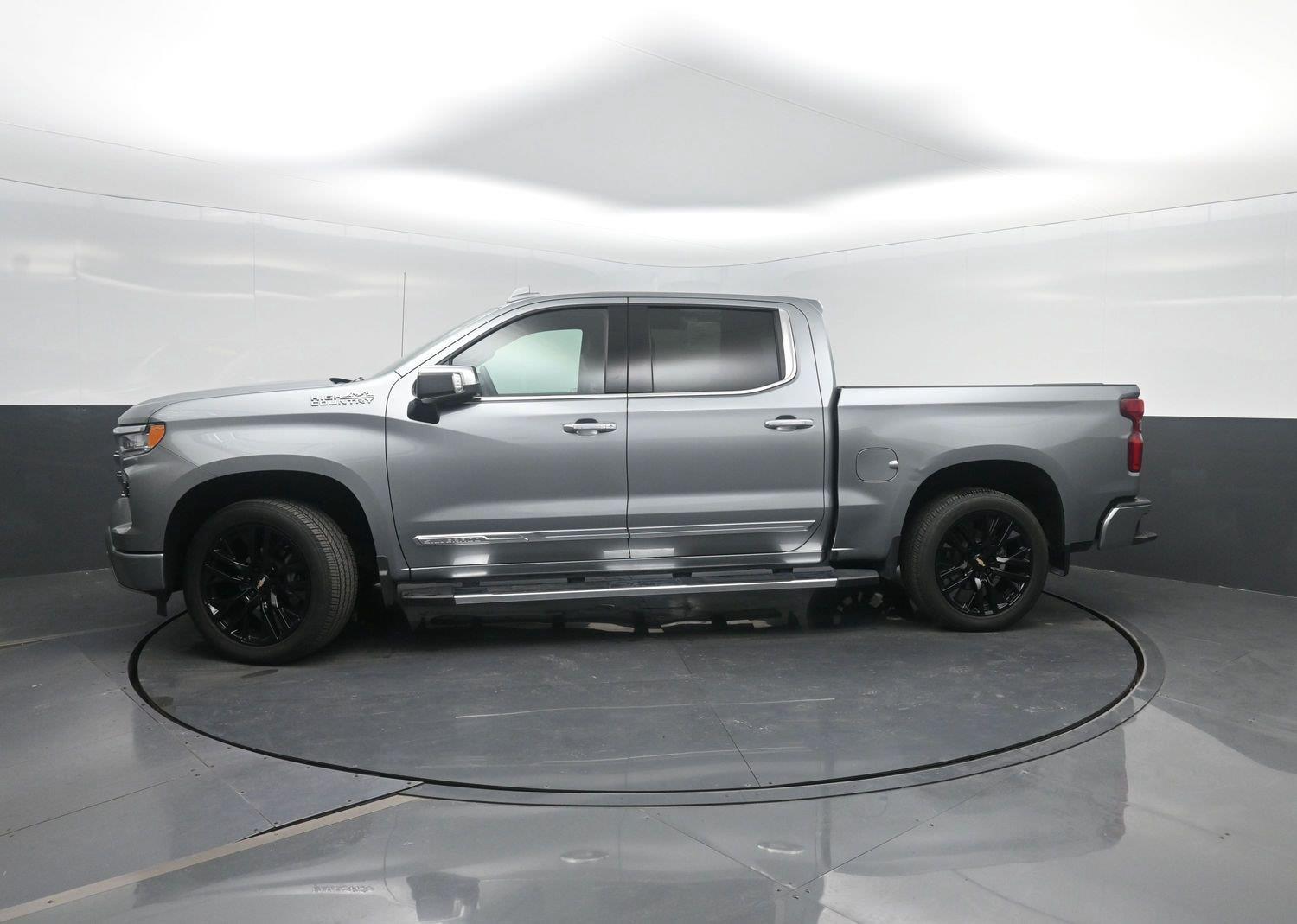 Sterling Gray Metallic 2026 Chevrolet Silverado 1500 Pickup Truck Four-Wheel Drive Automatic