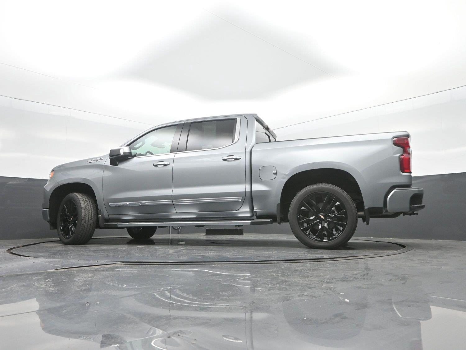 Used 2026 Sterling Gray Metallic Chevrolet High Country image 37