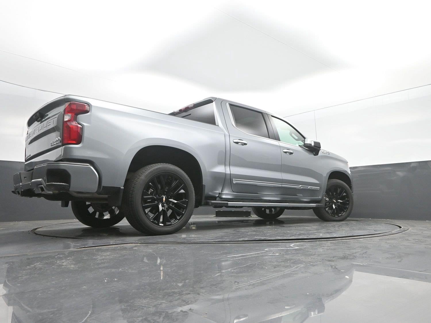 Used 2026 Sterling Gray Metallic Chevrolet High Country image 38