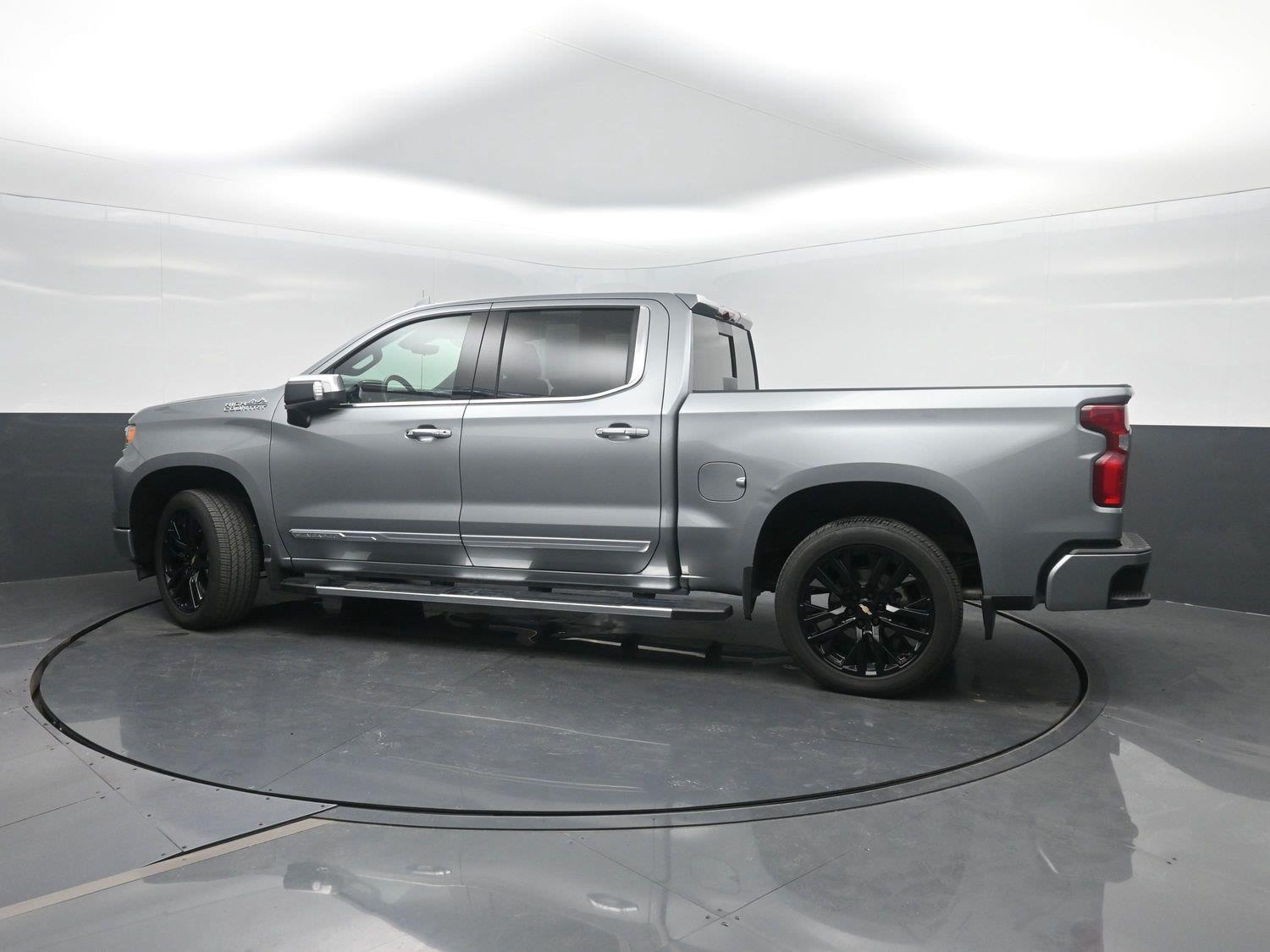 Used 2026 Sterling Gray Metallic Chevrolet High Country image 44