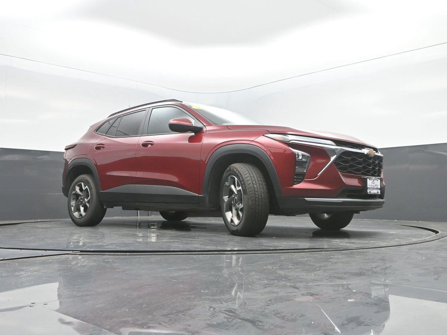 Used 2025 Crimson Metallic Chevrolet LT image 27