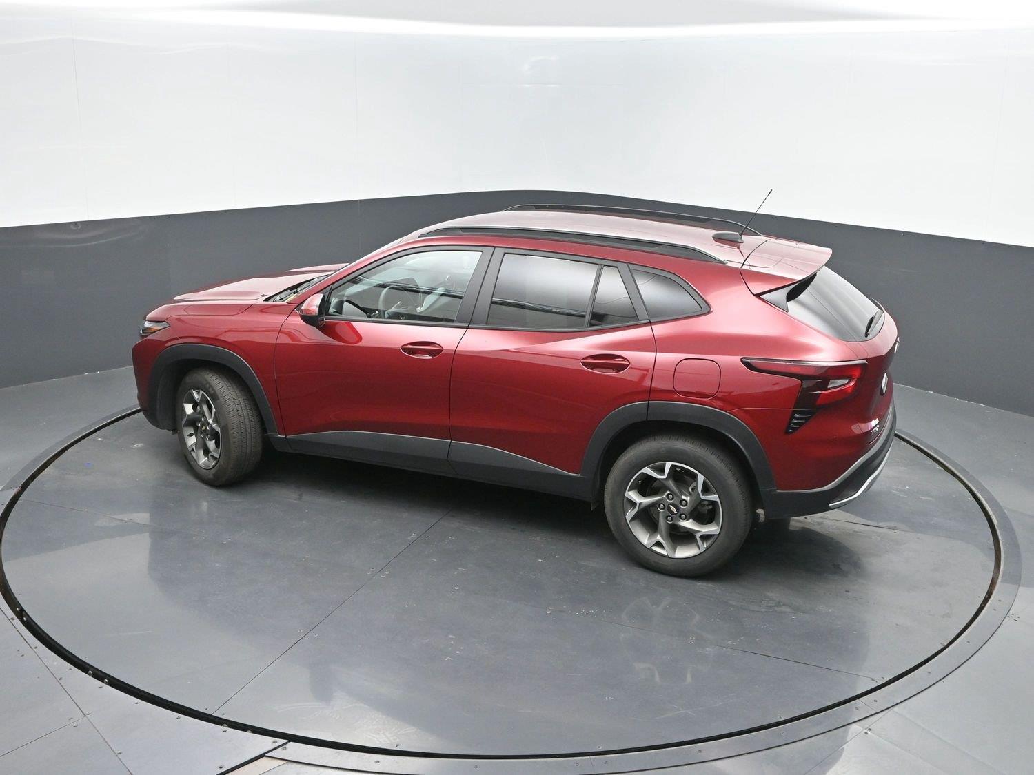 Used 2025 Crimson Metallic Chevrolet LT image 29