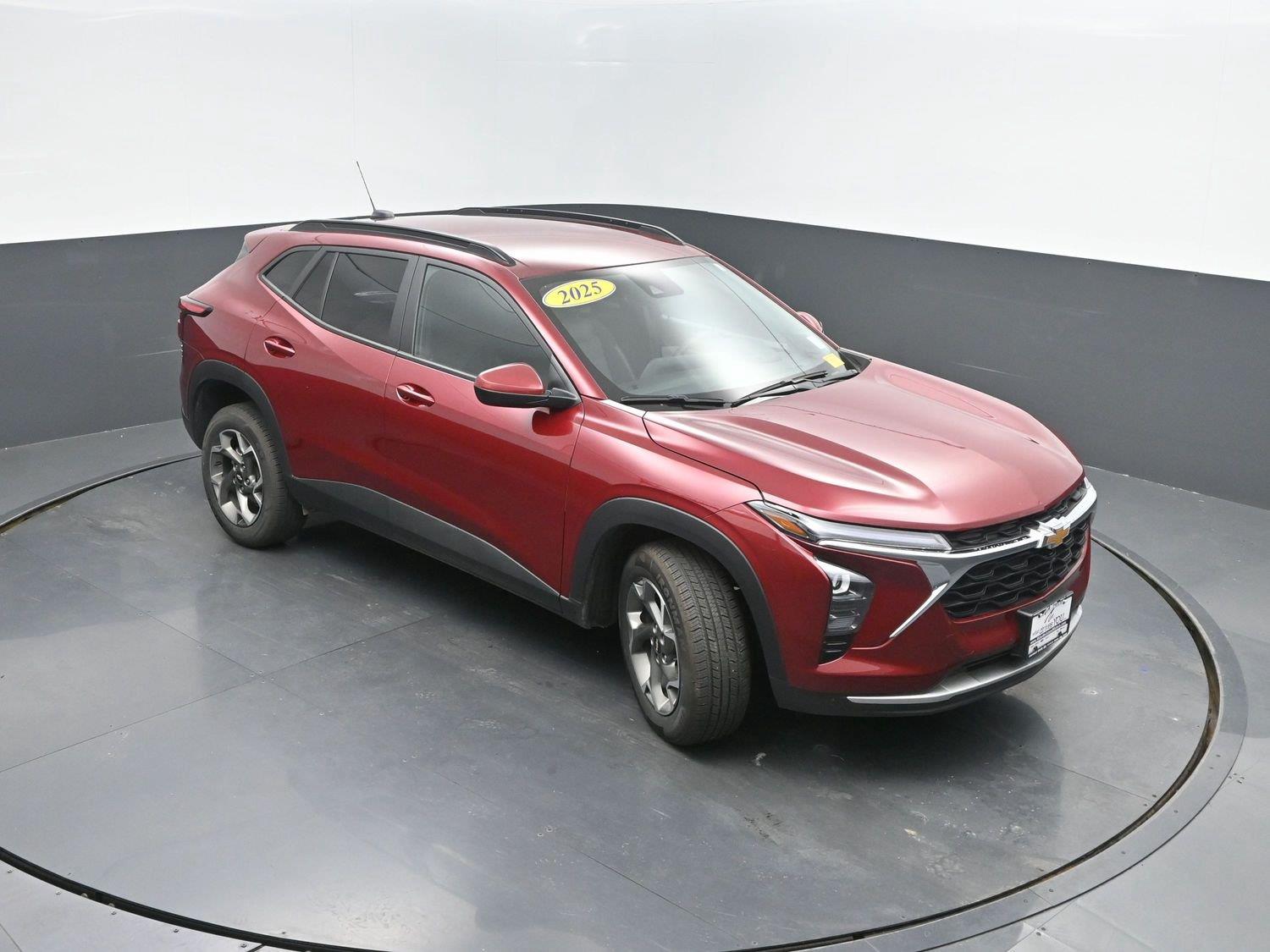 Used 2025 Crimson Metallic Chevrolet LT image 31