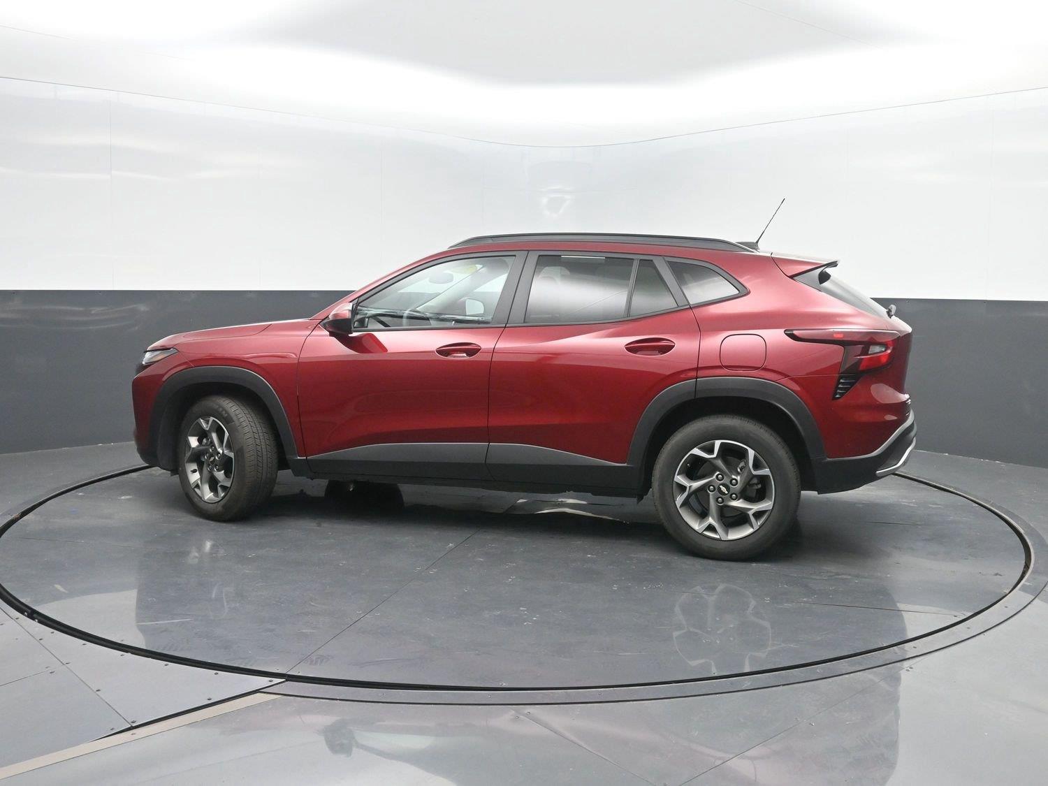 Used 2025 Crimson Metallic Chevrolet LT image 32