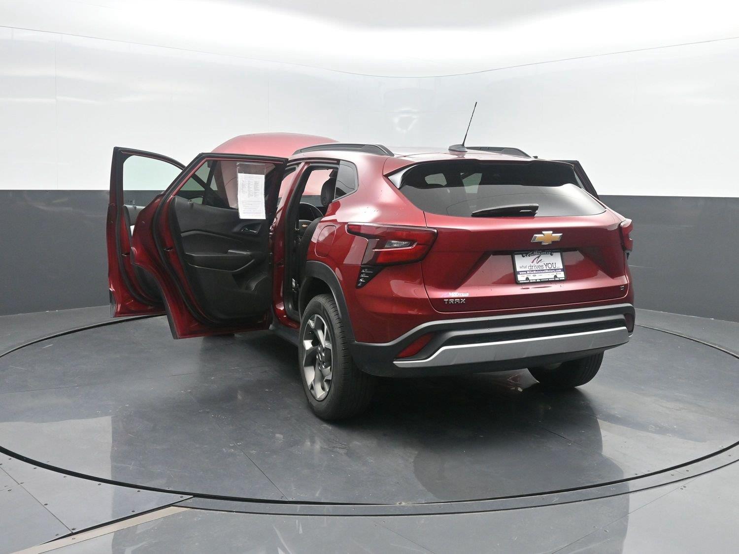 Used 2025 Crimson Metallic Chevrolet LT image 38