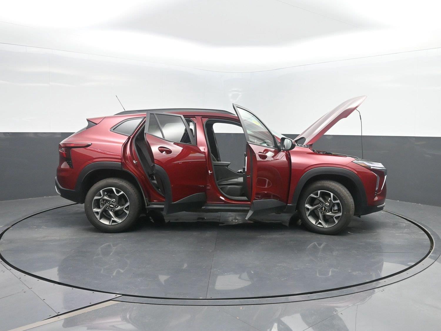 Used 2025 Crimson Metallic Chevrolet LT image 39