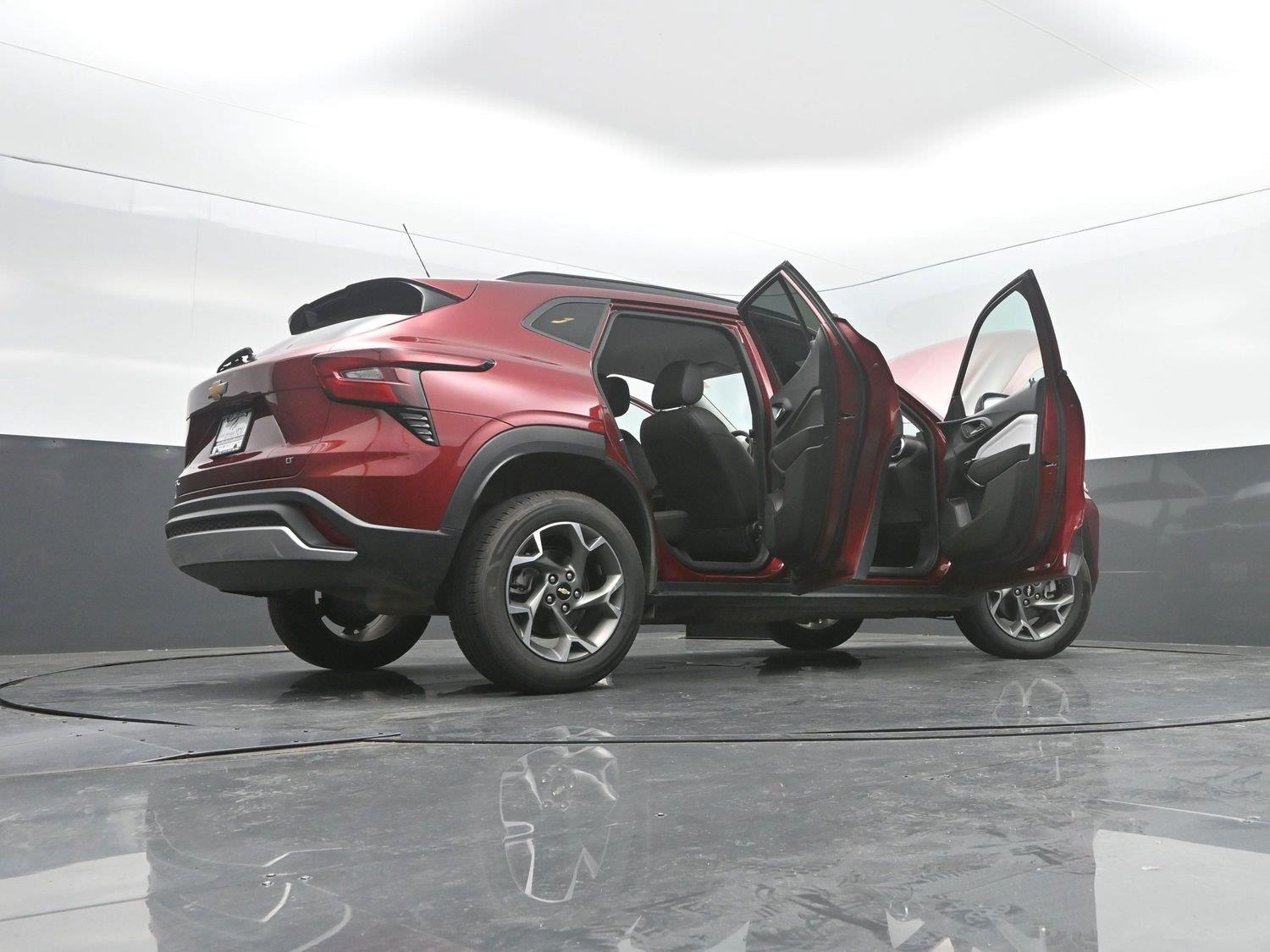 Used 2025 Crimson Metallic Chevrolet LT image 41
