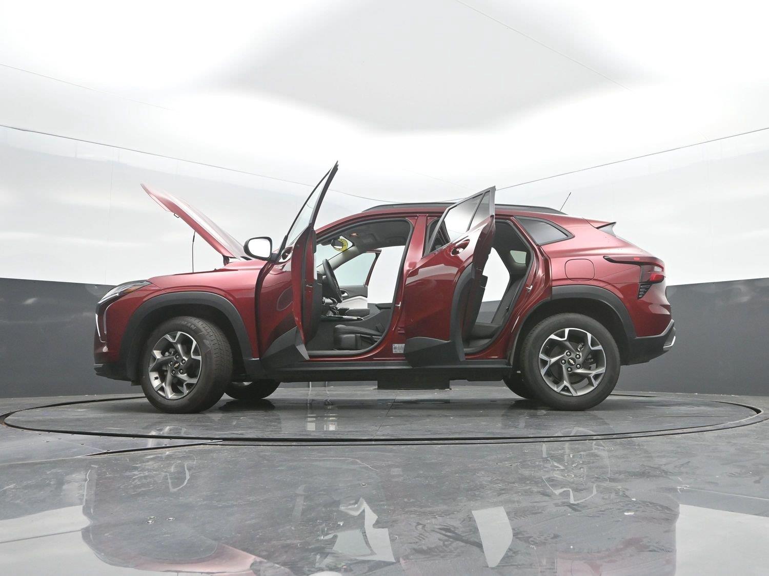 Used 2025 Crimson Metallic Chevrolet LT image 42