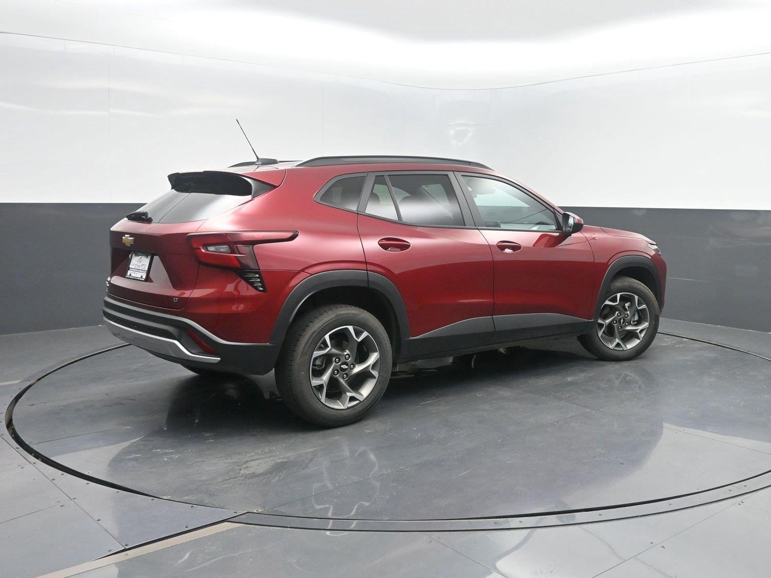 Used 2025 Crimson Metallic Chevrolet LT image 2