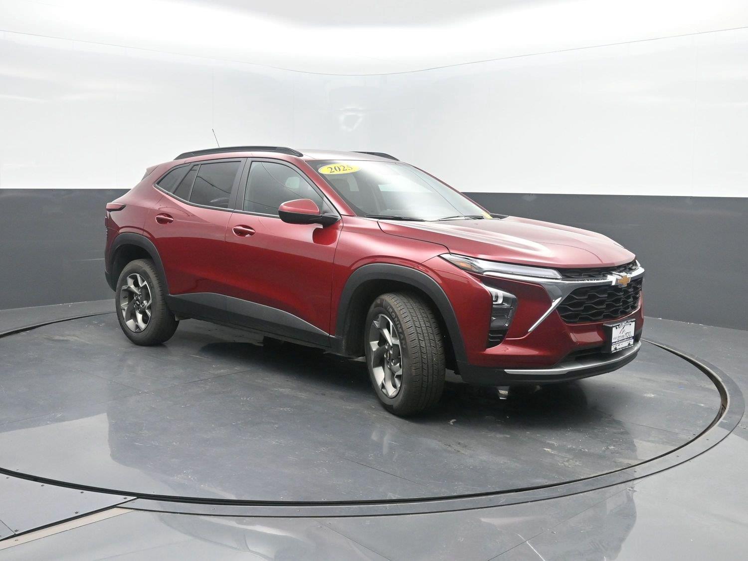 Used 2025 Crimson Metallic Chevrolet LT image 4