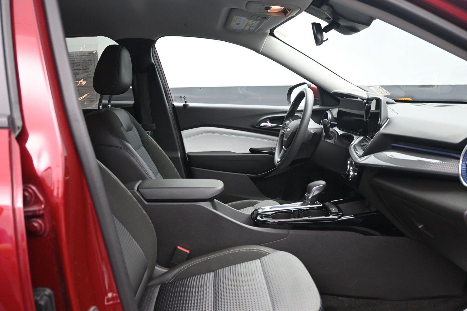 Used 2025 Crimson Metallic Chevrolet LT image 7