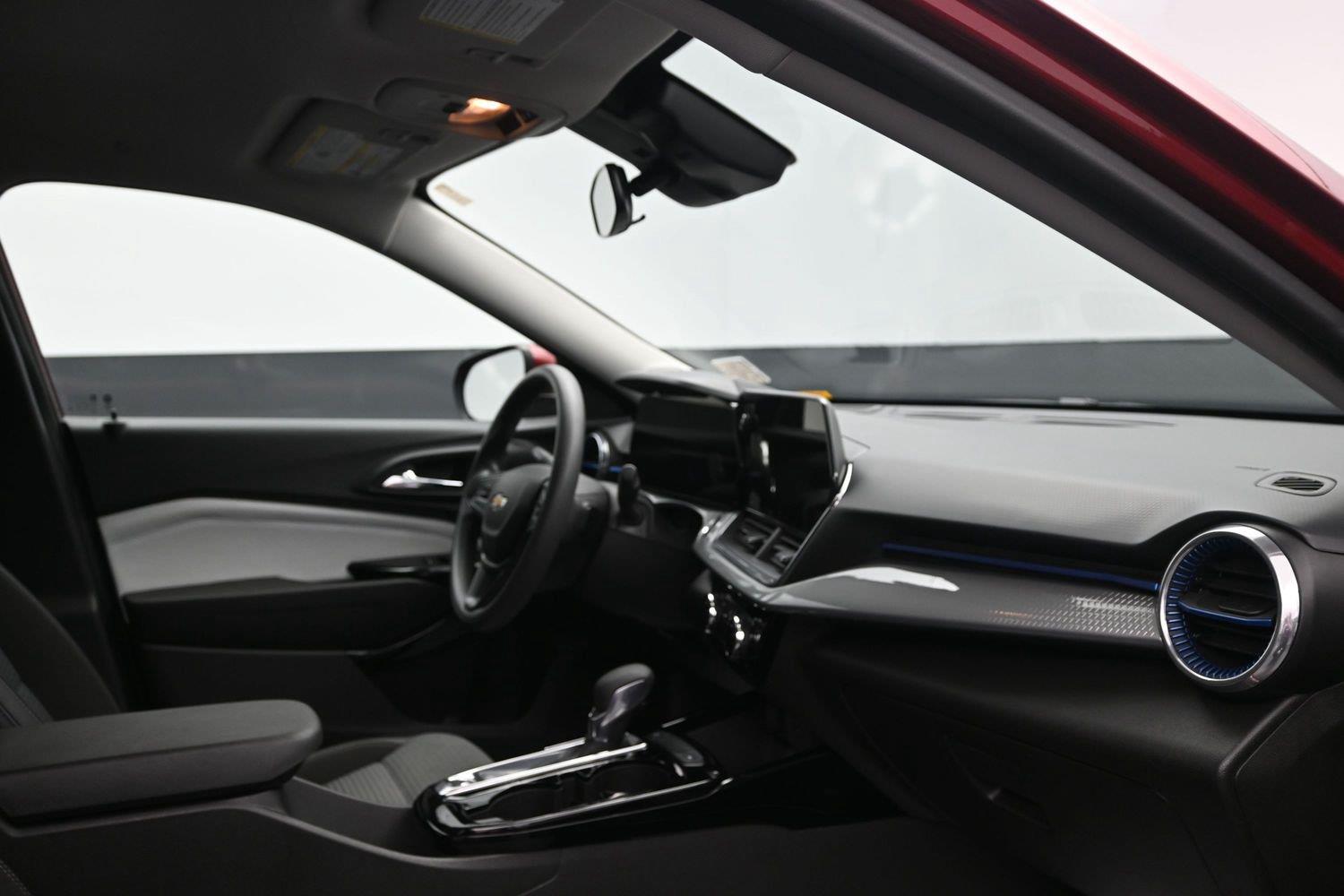 Used 2025 Crimson Metallic Chevrolet LT image 8