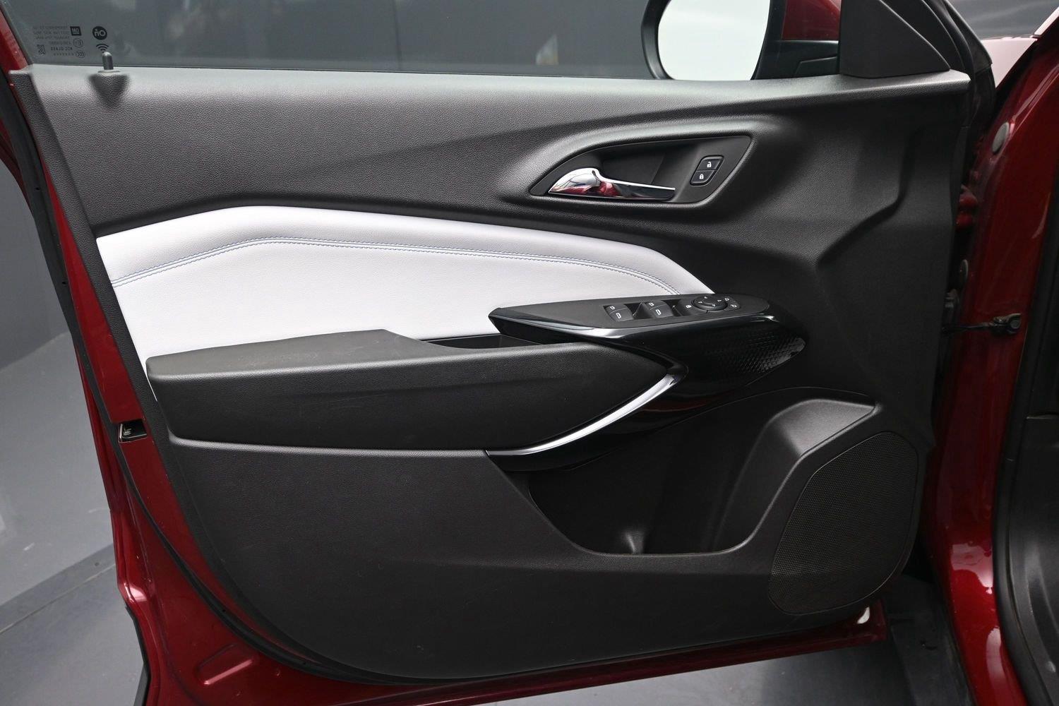 Used 2025 Crimson Metallic Chevrolet LT image 14