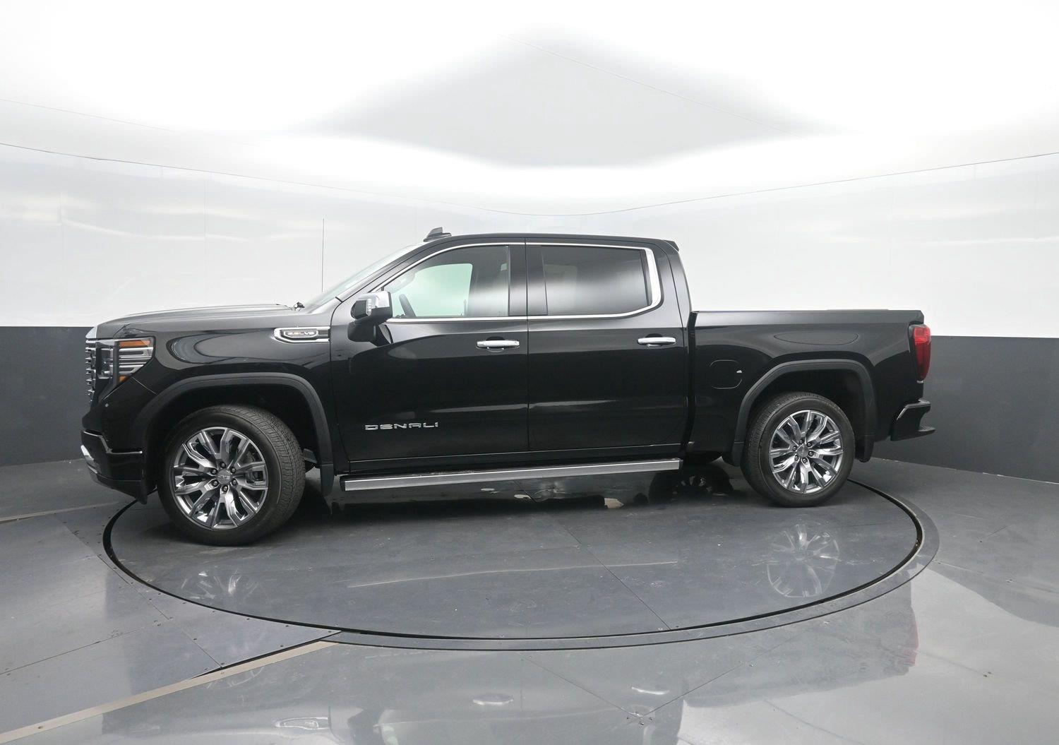 Onyx Black 2026 GMC Sierra 1500 Pickup Truck Four-Wheel Drive Automatic