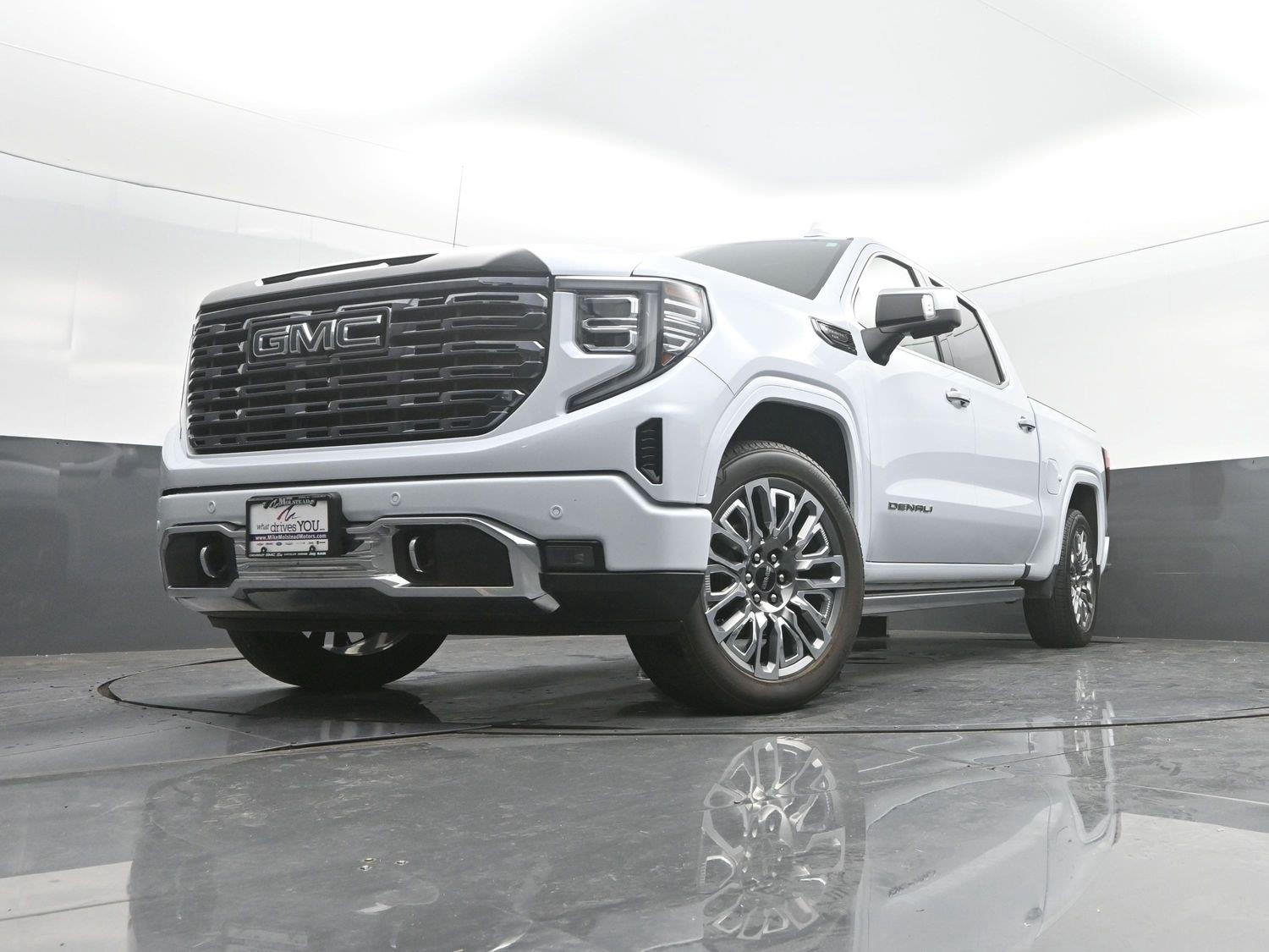 Used 2026 Glacier White Tricoat GMC Denali Ultimate image 47