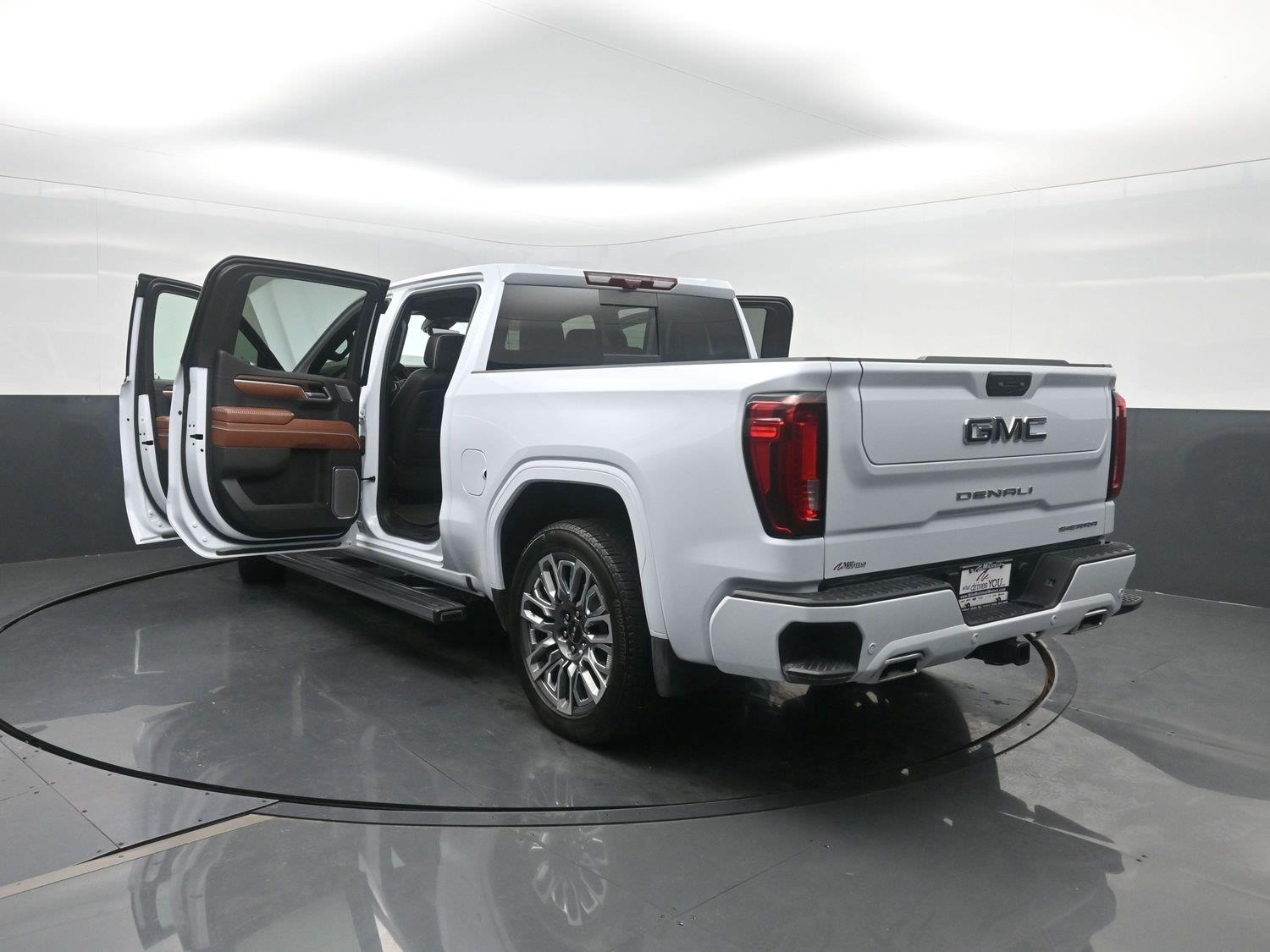 Used 2026 Glacier White Tricoat GMC Denali Ultimate image 49