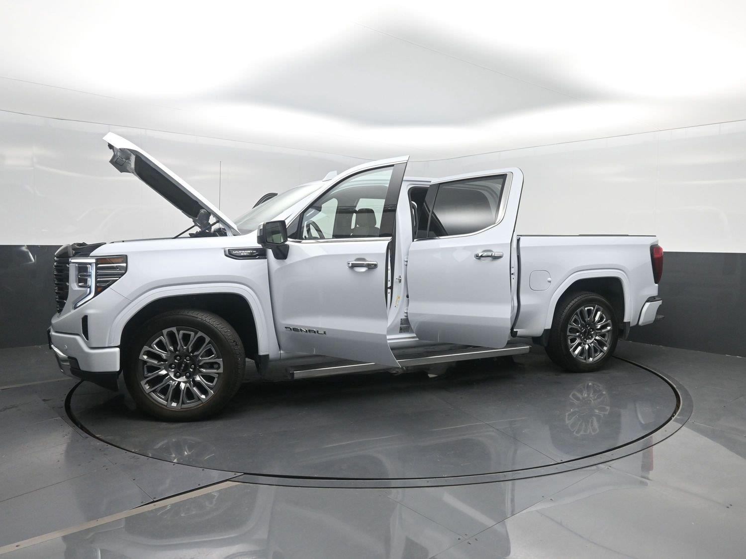 Used 2026 Glacier White Tricoat GMC Denali Ultimate image 51