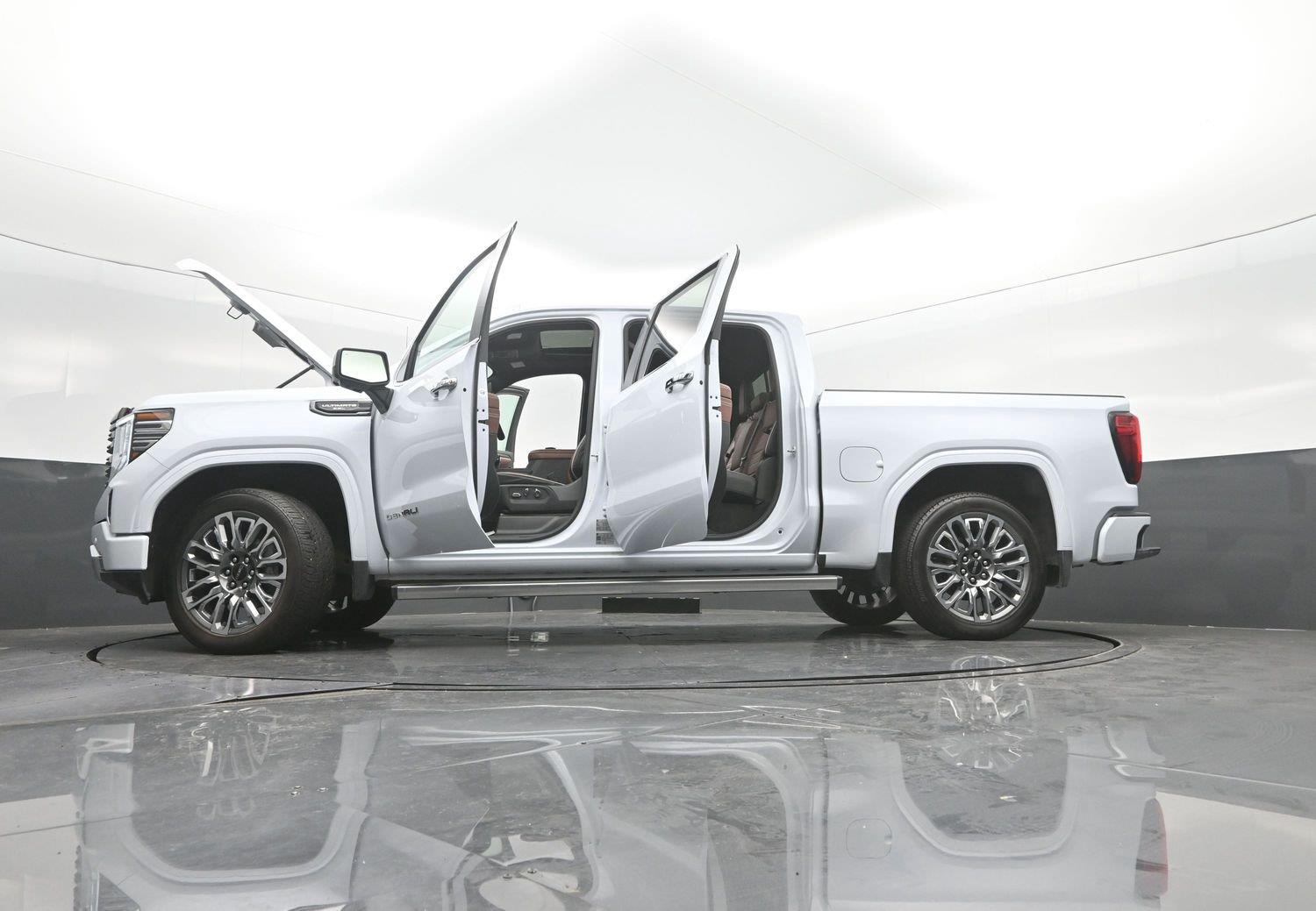 Used 2026 Glacier White Tricoat GMC Denali Ultimate image 53
