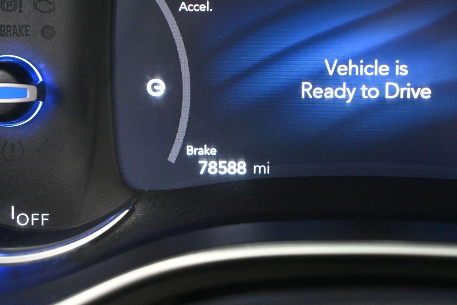 Used 2022 Brilliant Black Crystal Pearlcoat Chrysler Hybrid Touring L image 25
