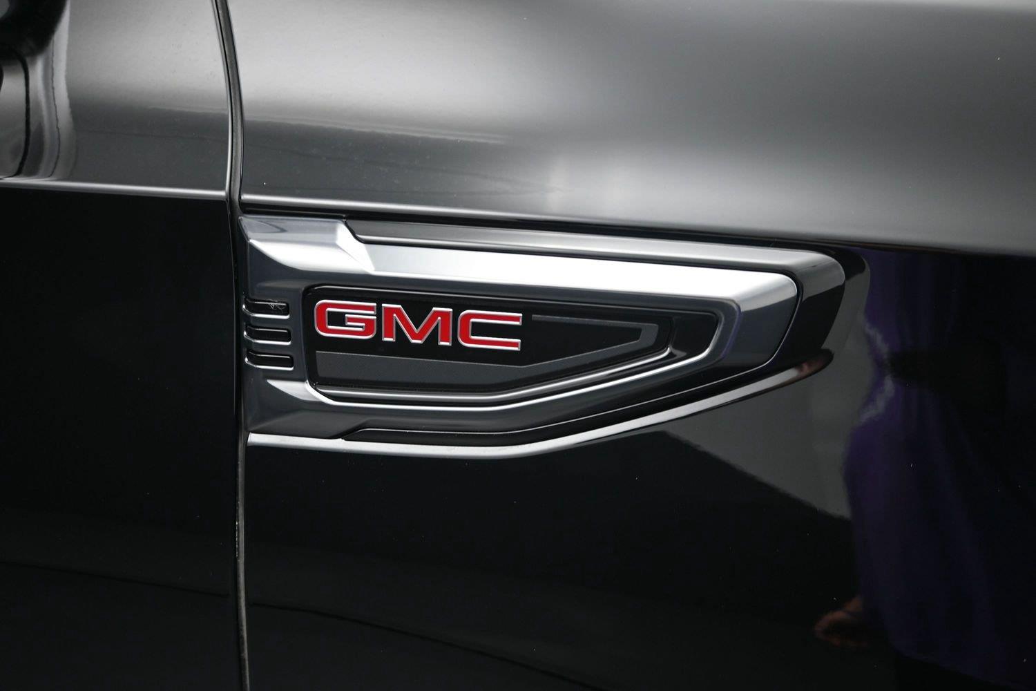Used 2026 Onyx Black GMC AT4 image 7