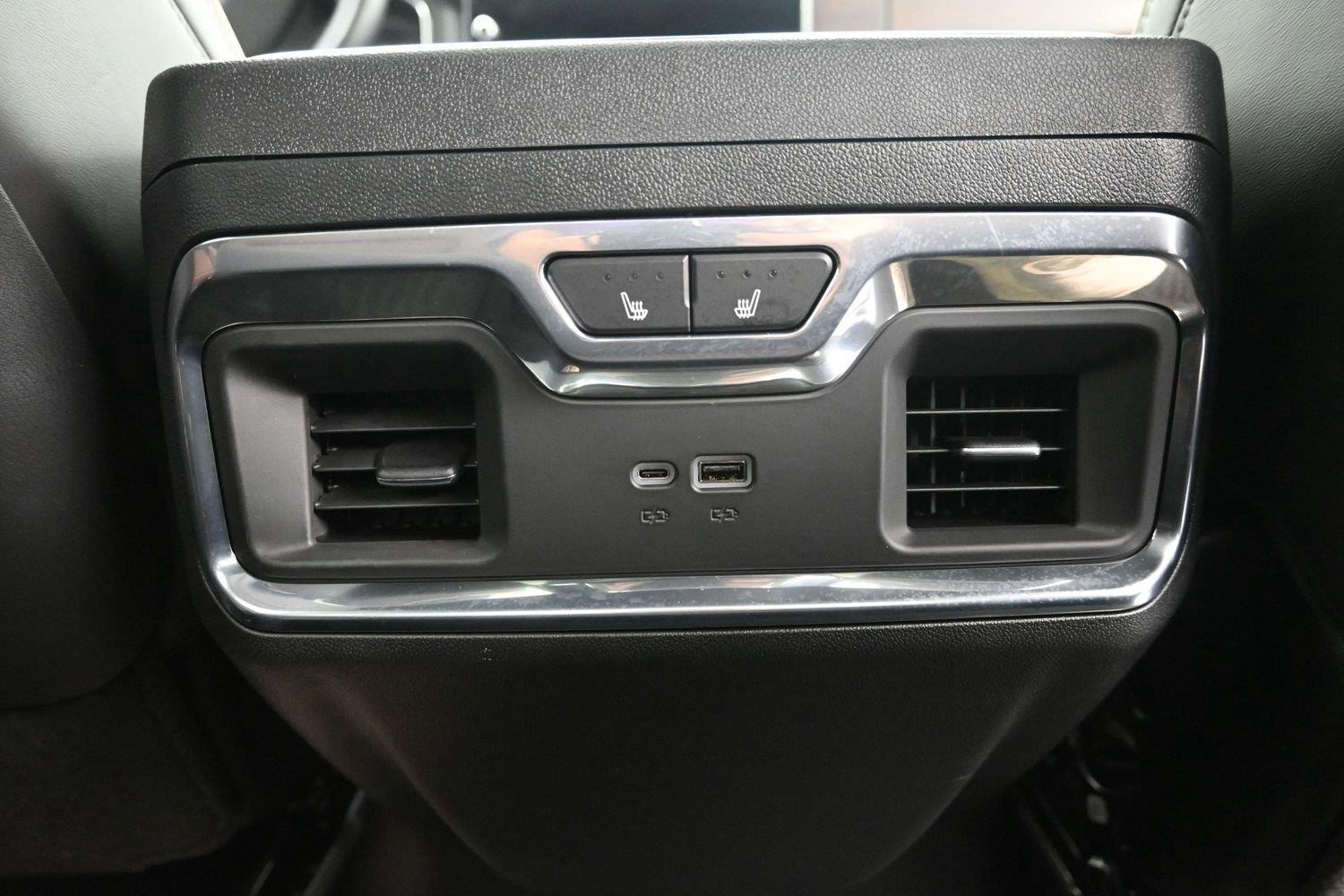 Used 2026 Glacier White Tricoat GMC Denali Ultimate image 16