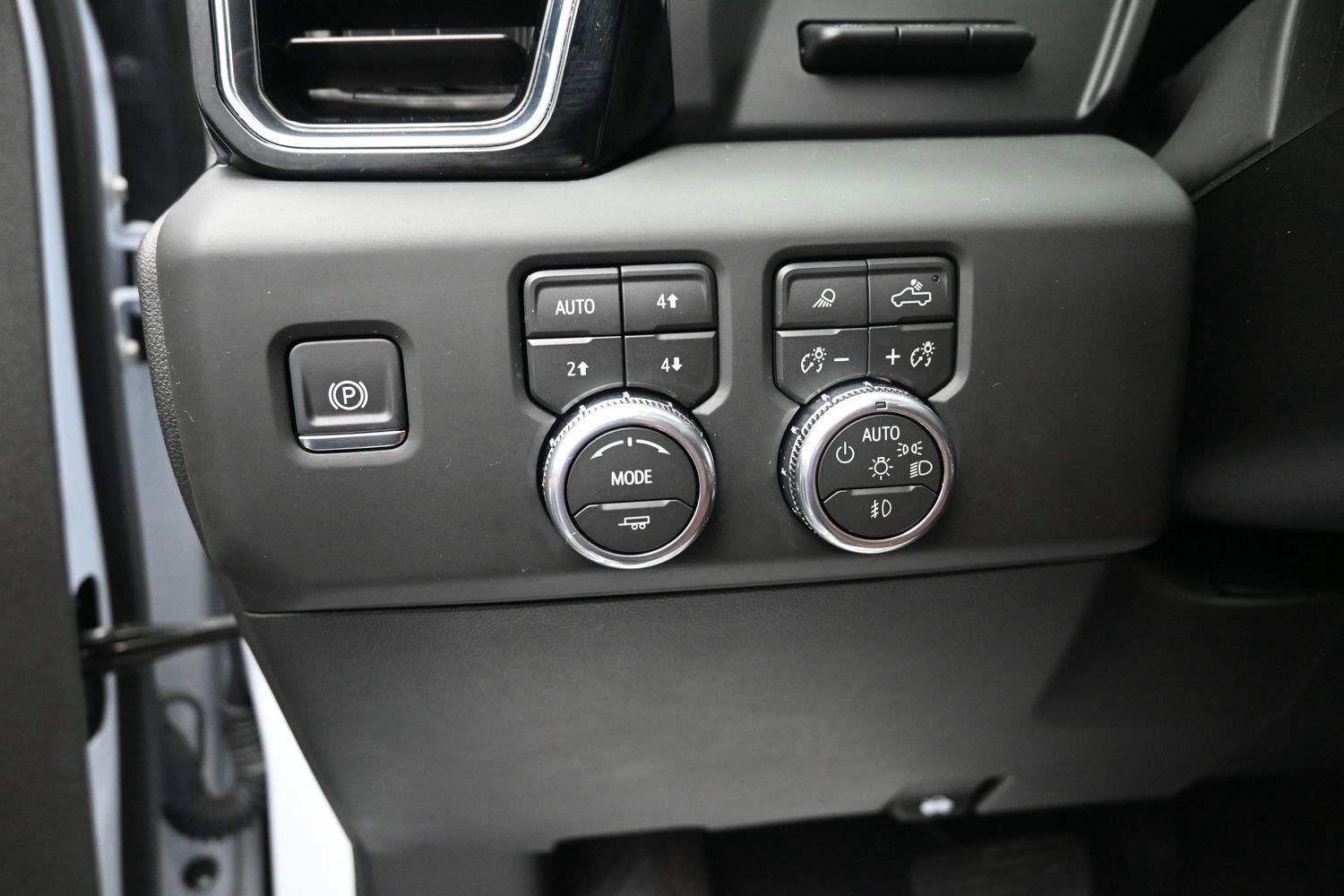 Used 2026 Glacier White Tricoat GMC Denali Ultimate image 24
