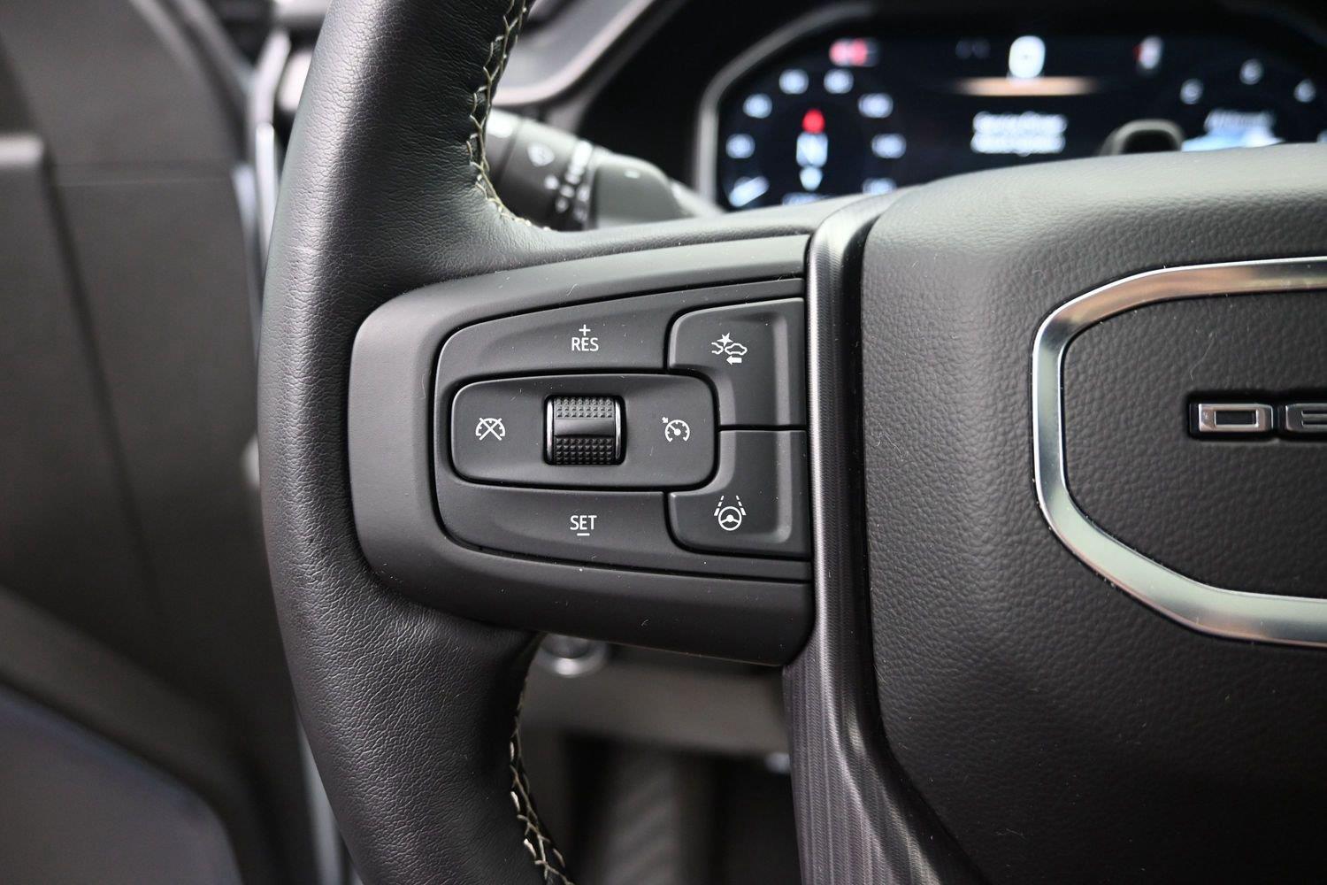 Used 2026 Glacier White Tricoat GMC Denali Ultimate image 26