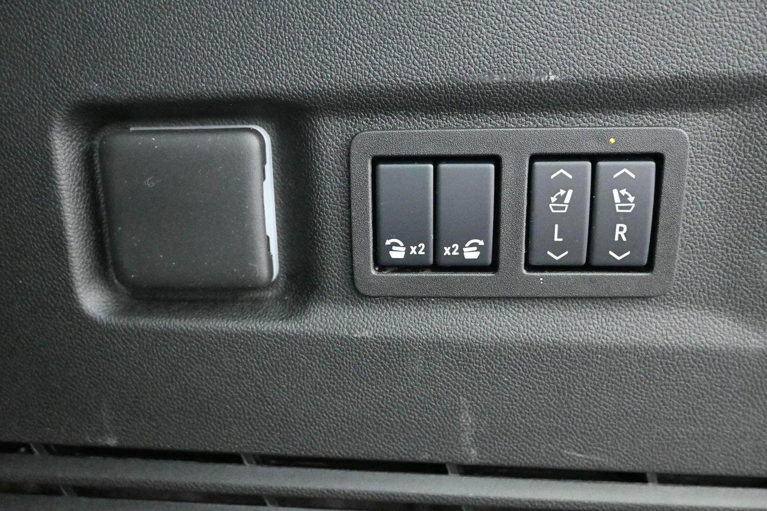 Used 2026 Onyx Black GMC AT4 image 23
