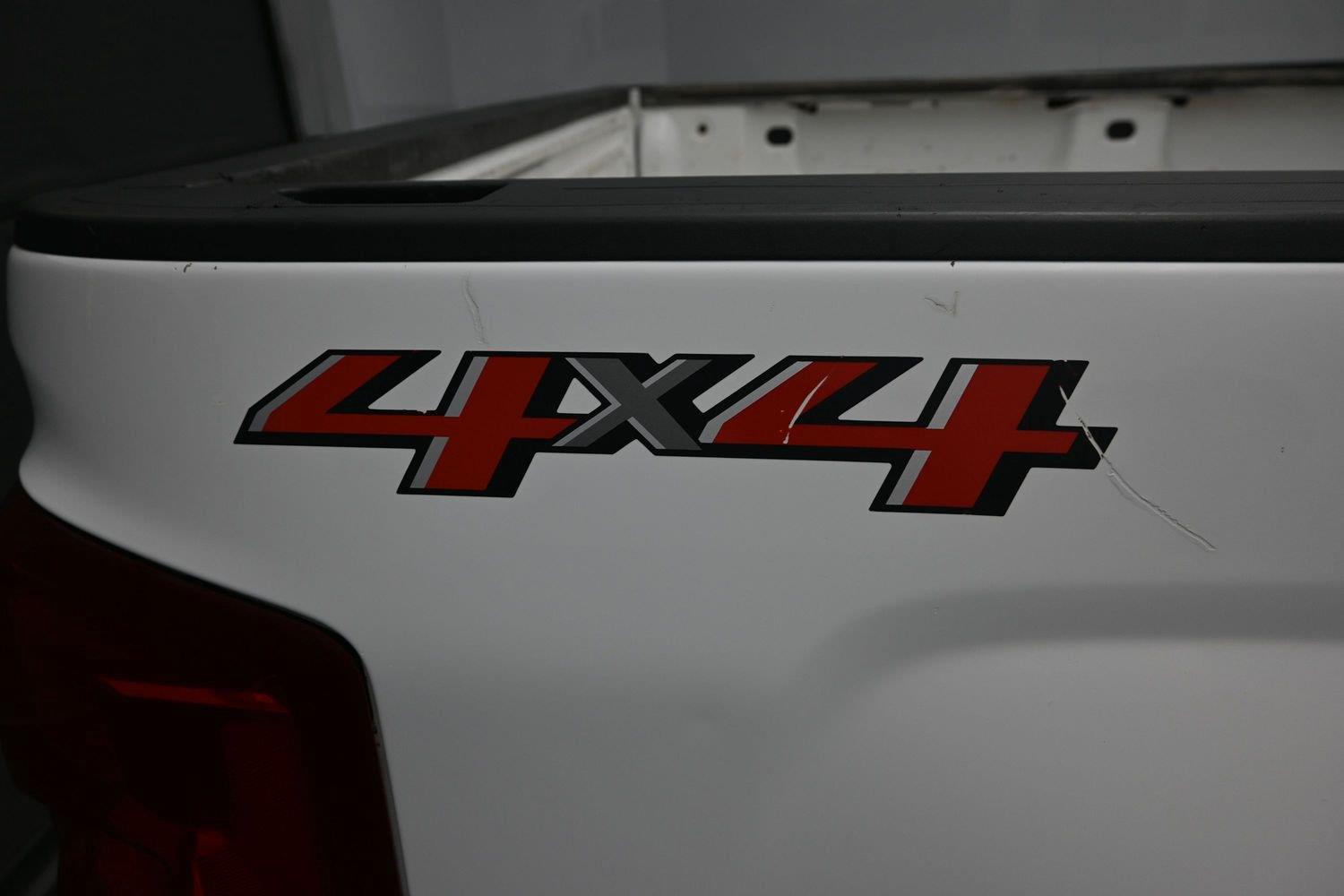 Used 2018 Summit White Chevrolet LTZ image 14