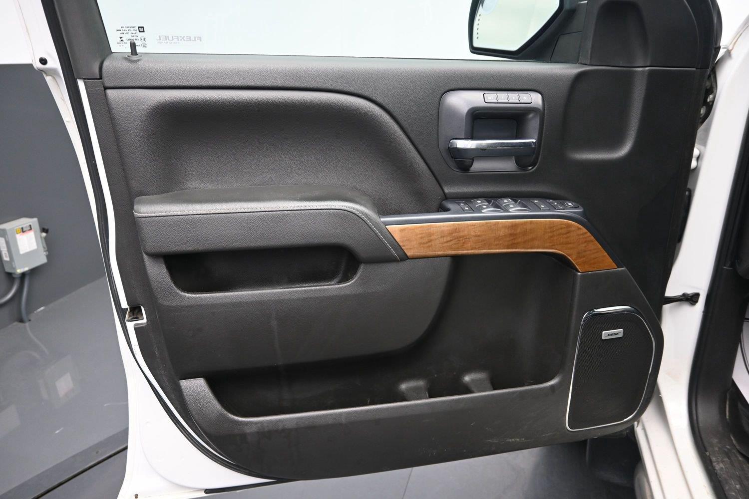 Used 2018 Summit White Chevrolet LTZ image 19