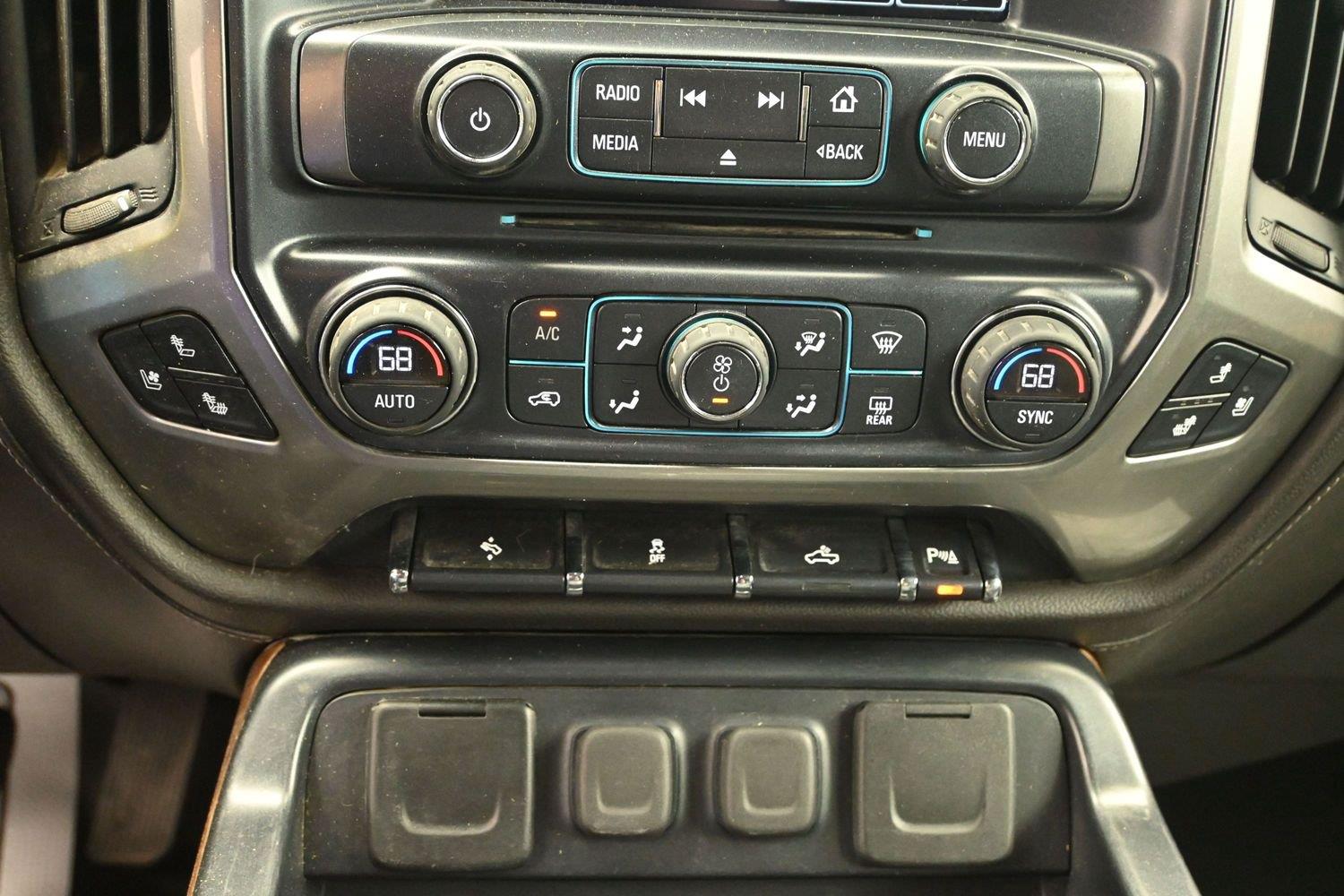 Used 2018 Summit White Chevrolet LTZ image 32