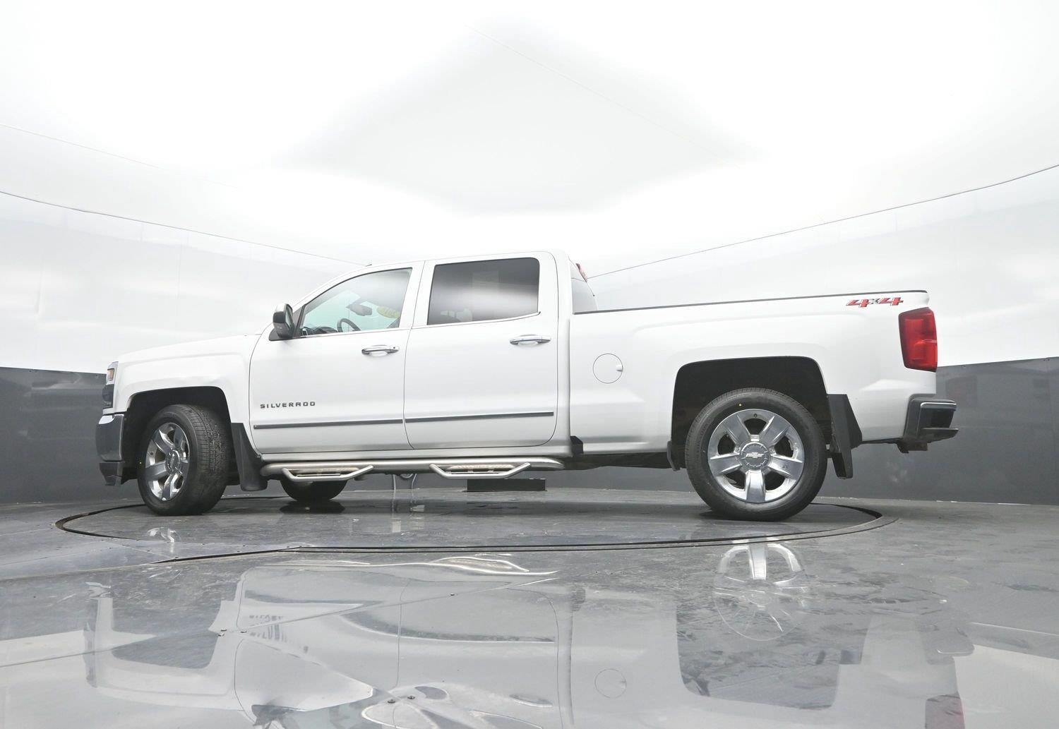Used 2018 Summit White Chevrolet LTZ image 36