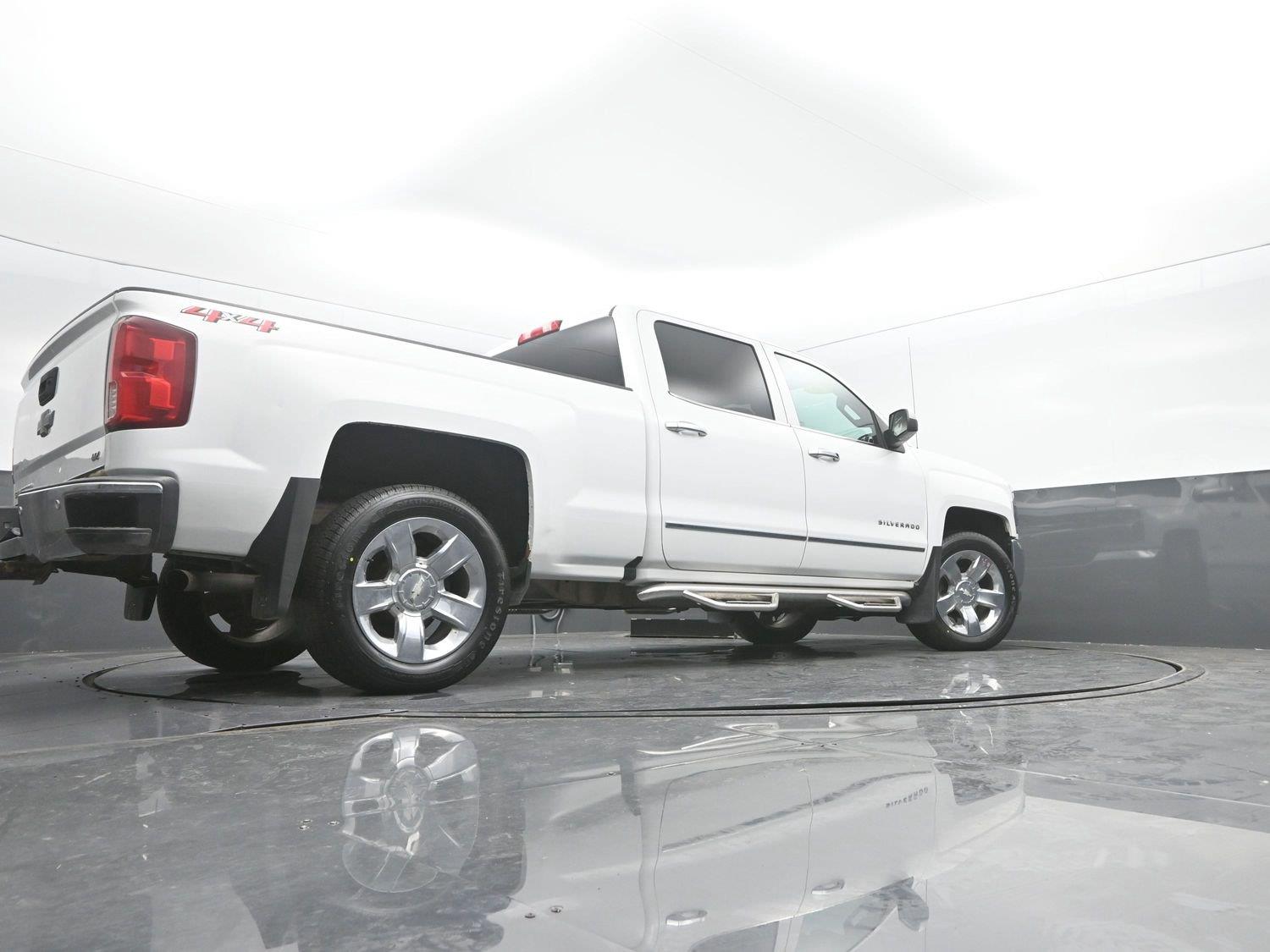 Used 2018 Summit White Chevrolet LTZ image 37