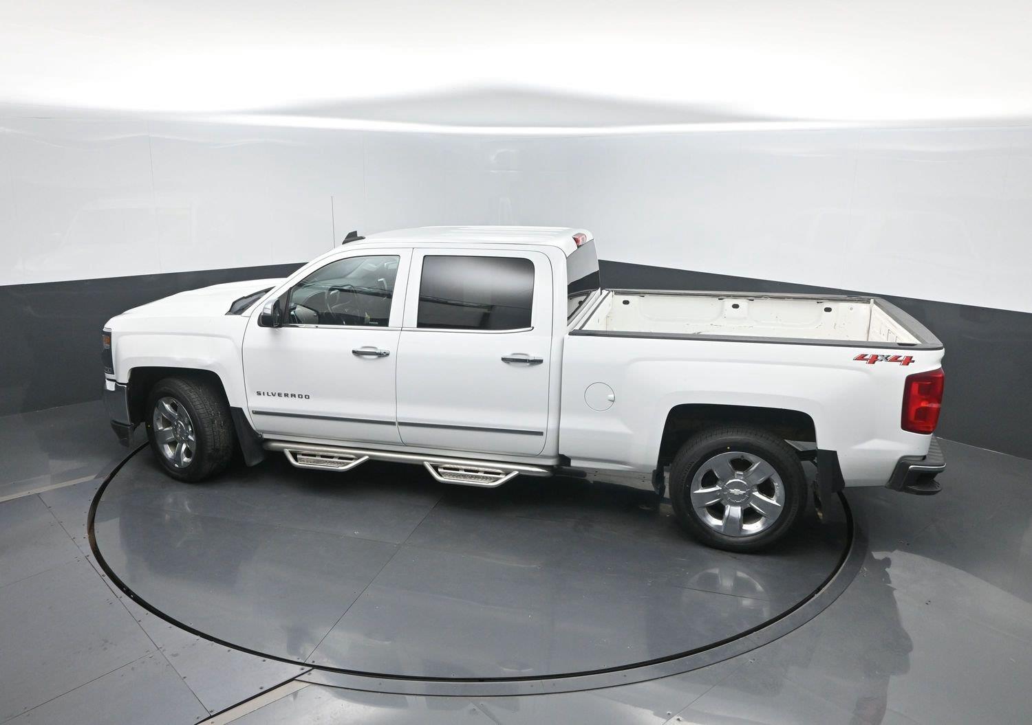 Used 2018 Summit White Chevrolet LTZ image 40