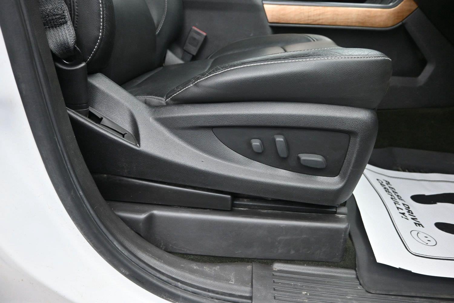 Used 2018 Summit White Chevrolet LTZ image 9