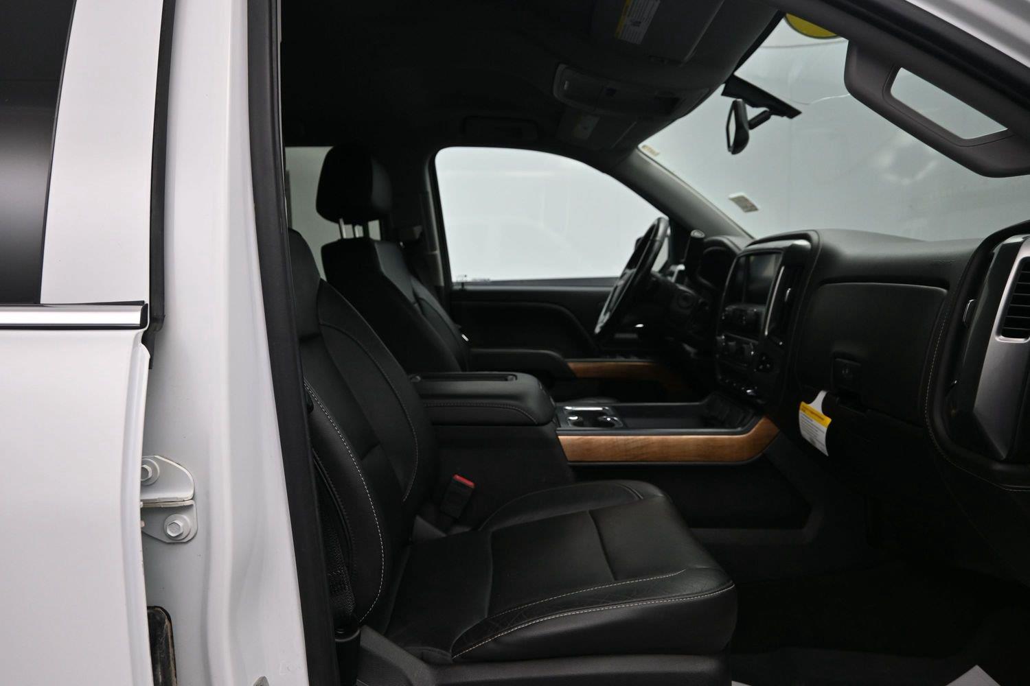 Used 2018 Summit White Chevrolet LTZ image 10